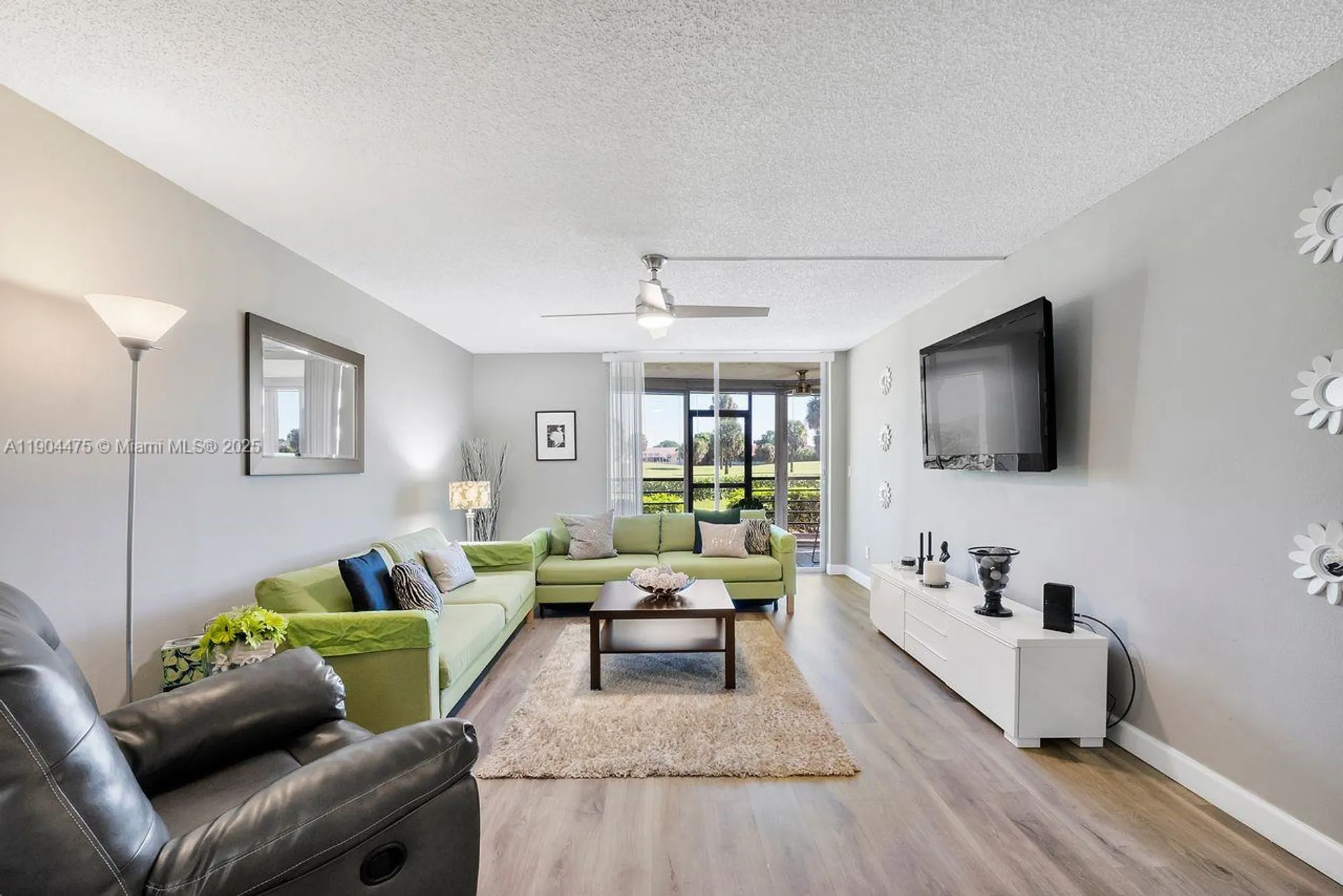 Property Slideshow image 26 of 45 | 23249 barwood ln 102, Boca Raton, FL, 33428