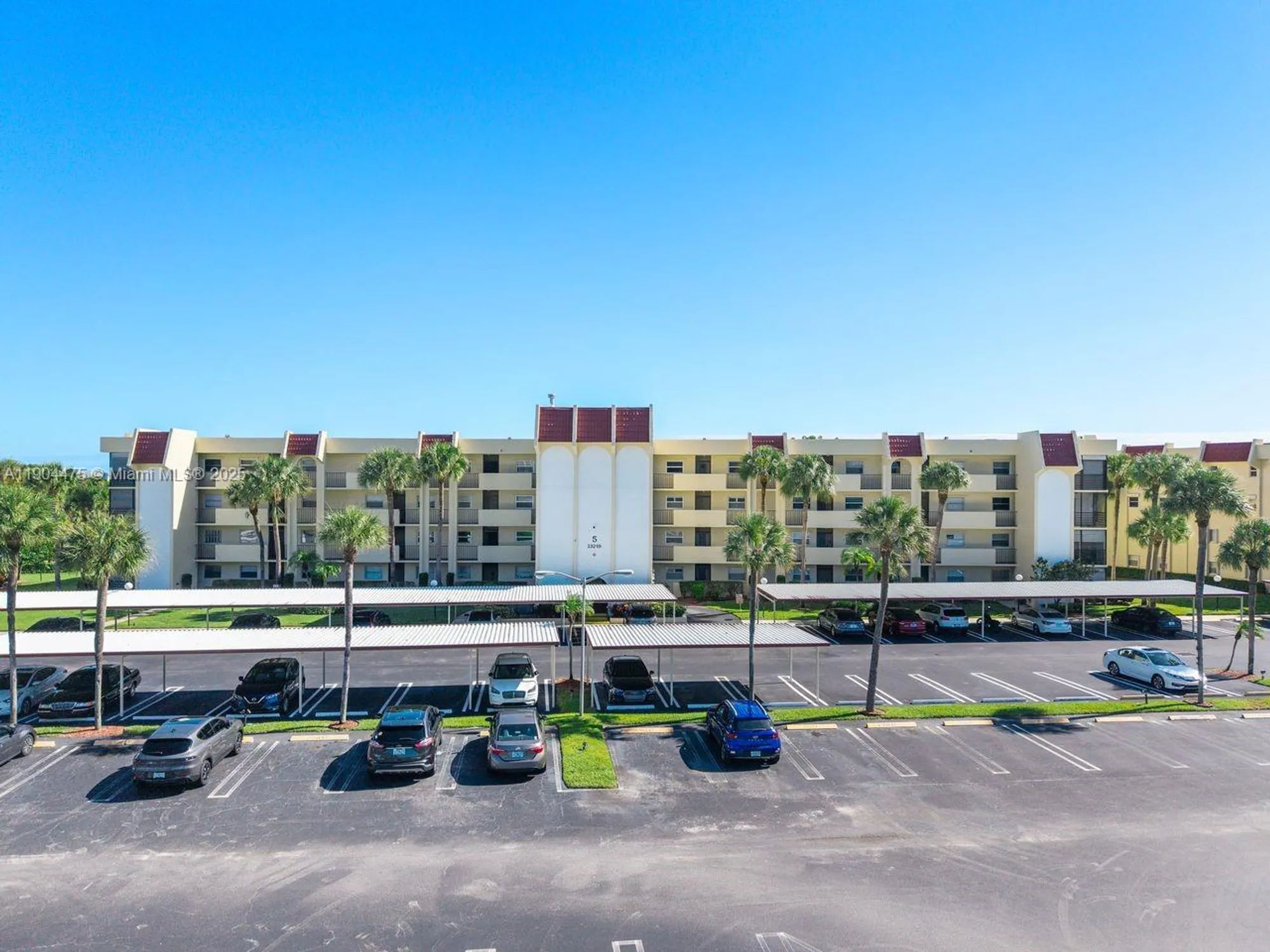 Property Slideshow image 20 of 45 | 23249 barwood ln 102, Boca Raton, FL, 33428