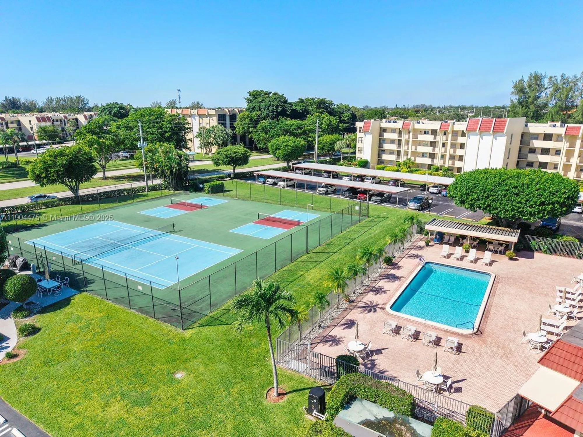 Property Slideshow image 22 of 45 | 23249 barwood ln 102, Boca Raton, FL, 33428