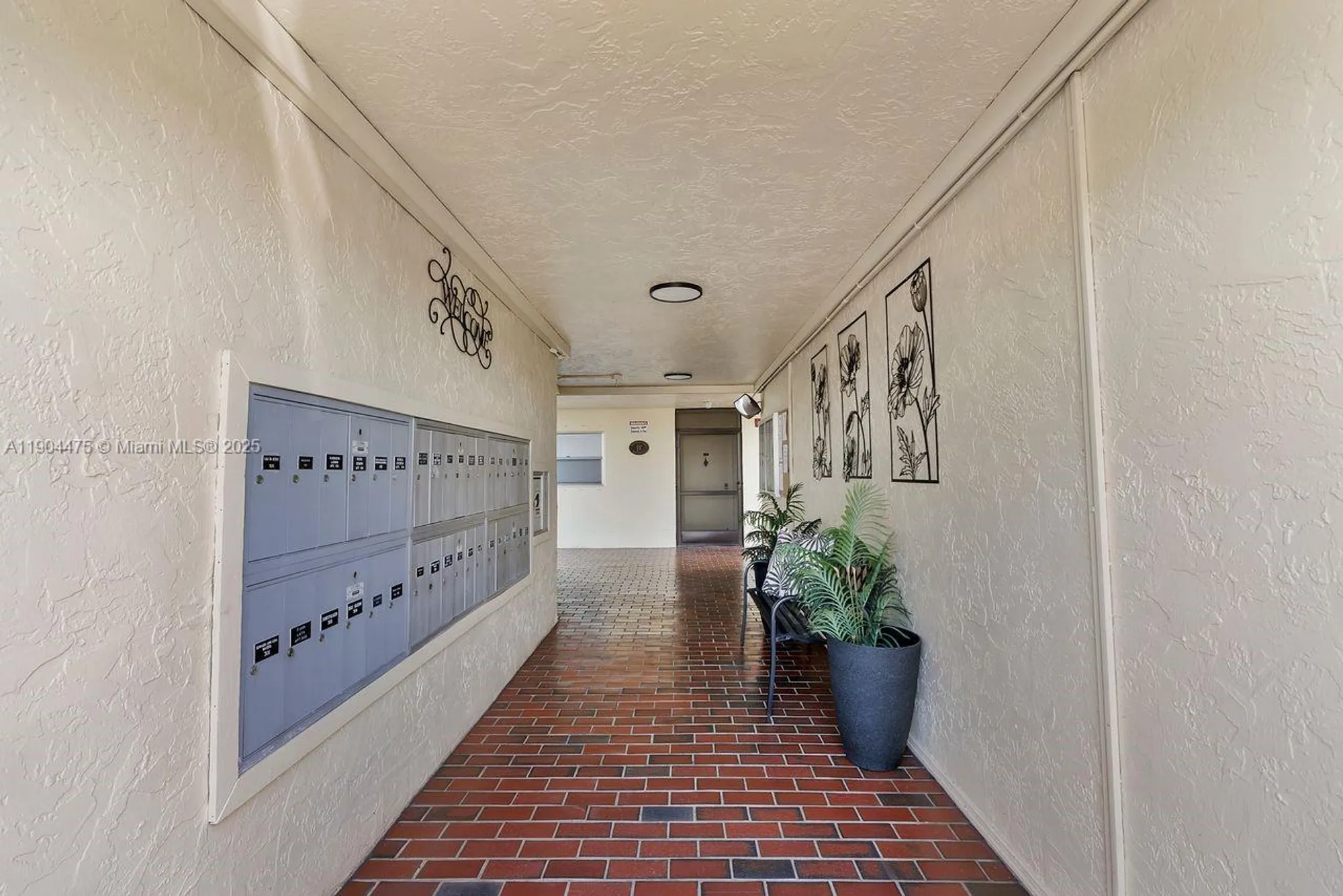 Property Slideshow image 39 of 45 | 23249 barwood ln 102, Boca Raton, FL, 33428
