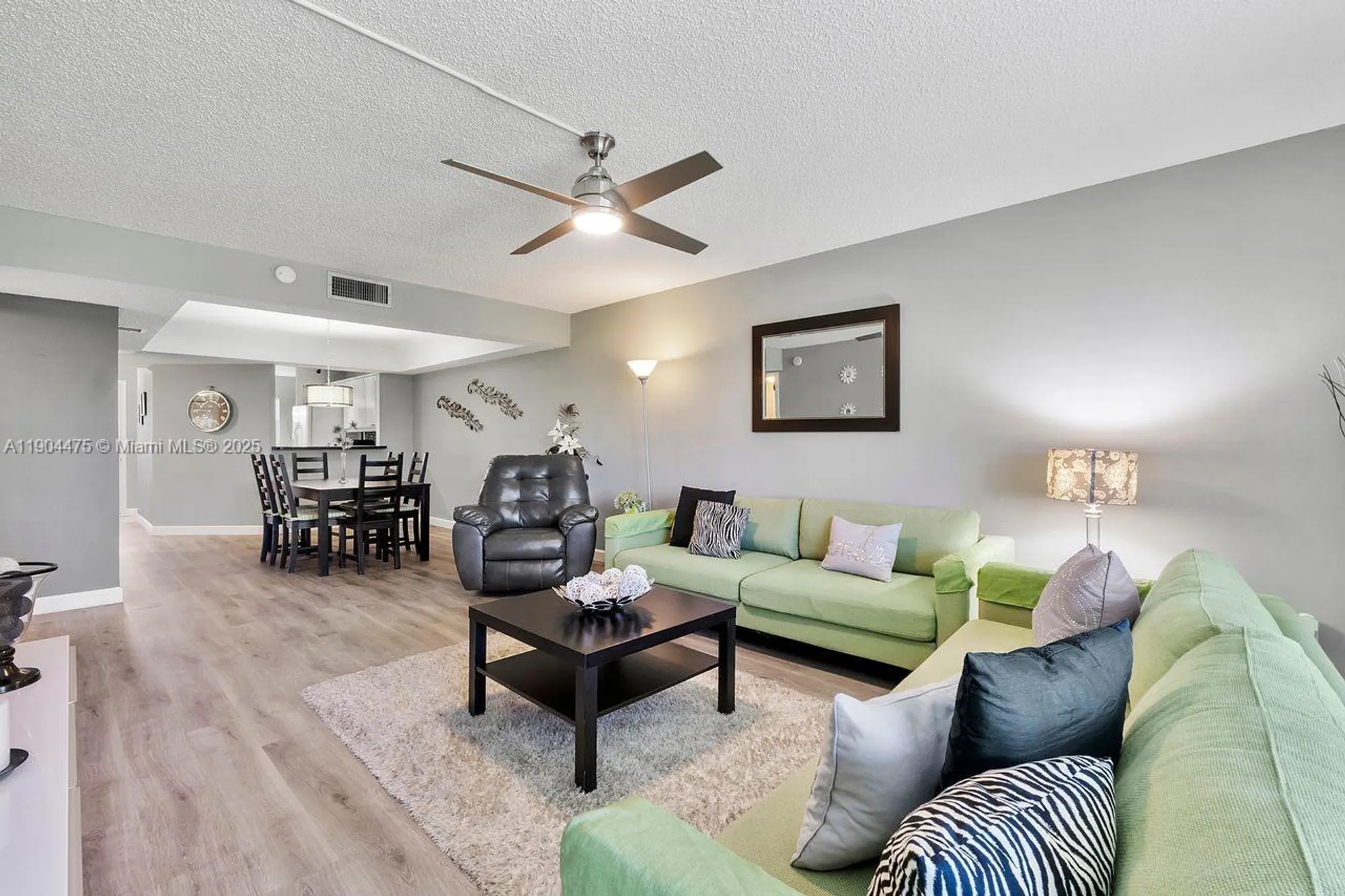 Property Slideshow image 33 of 45 | 23249 barwood ln 102, Boca Raton, FL, 33428