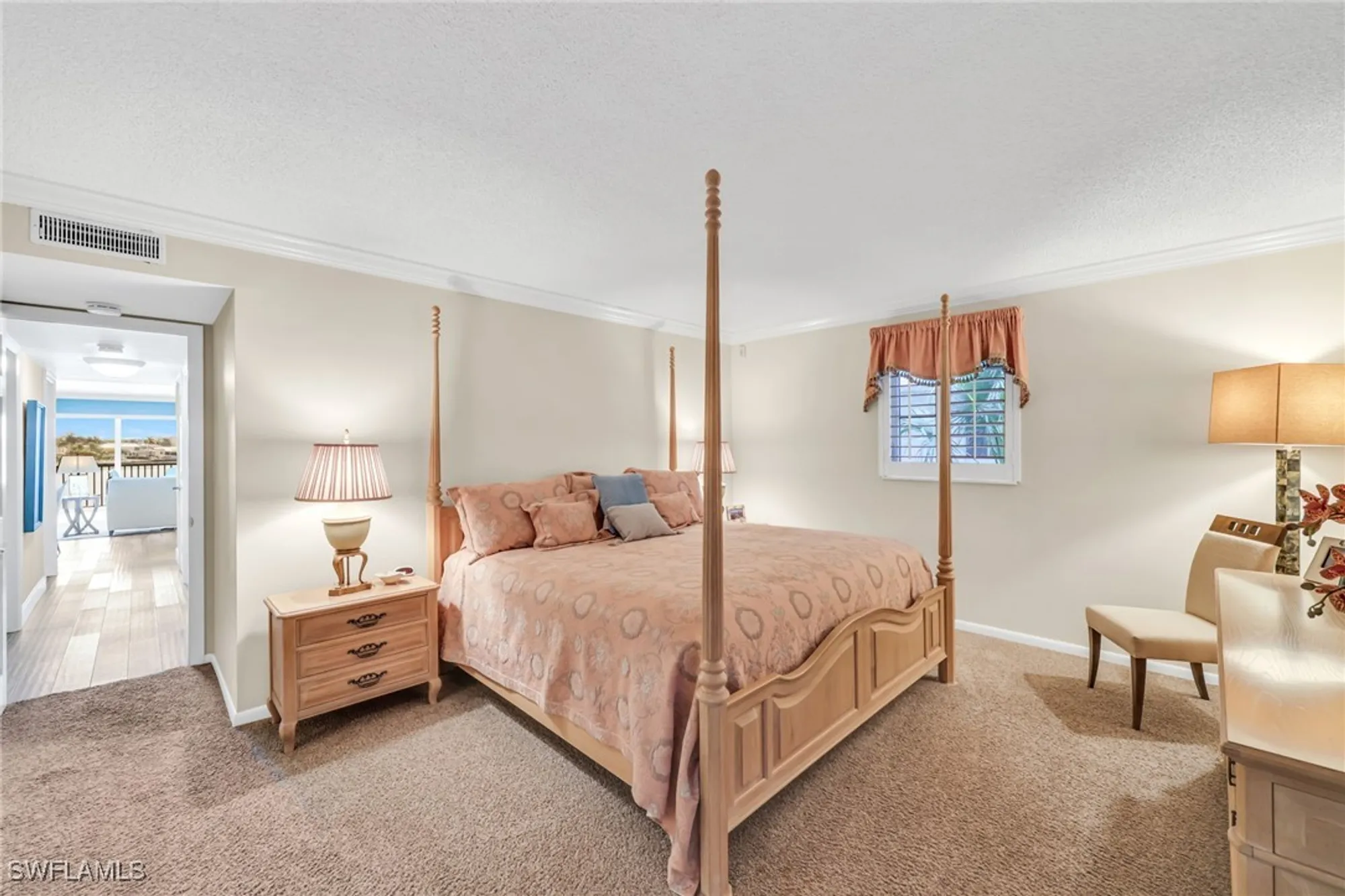 Property Slideshow image 16 of 30 | 222 harbour dr apt 310, Naples, FL, 34103