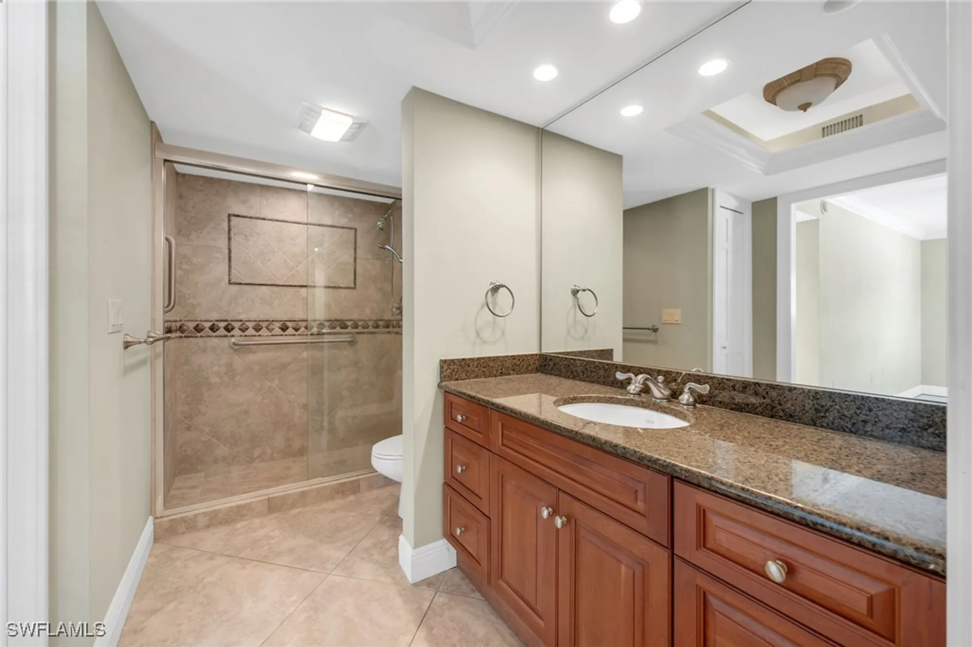 Property Slideshow image 15 of 20 | 222 harbour dr 301, Naples, FL, 34103