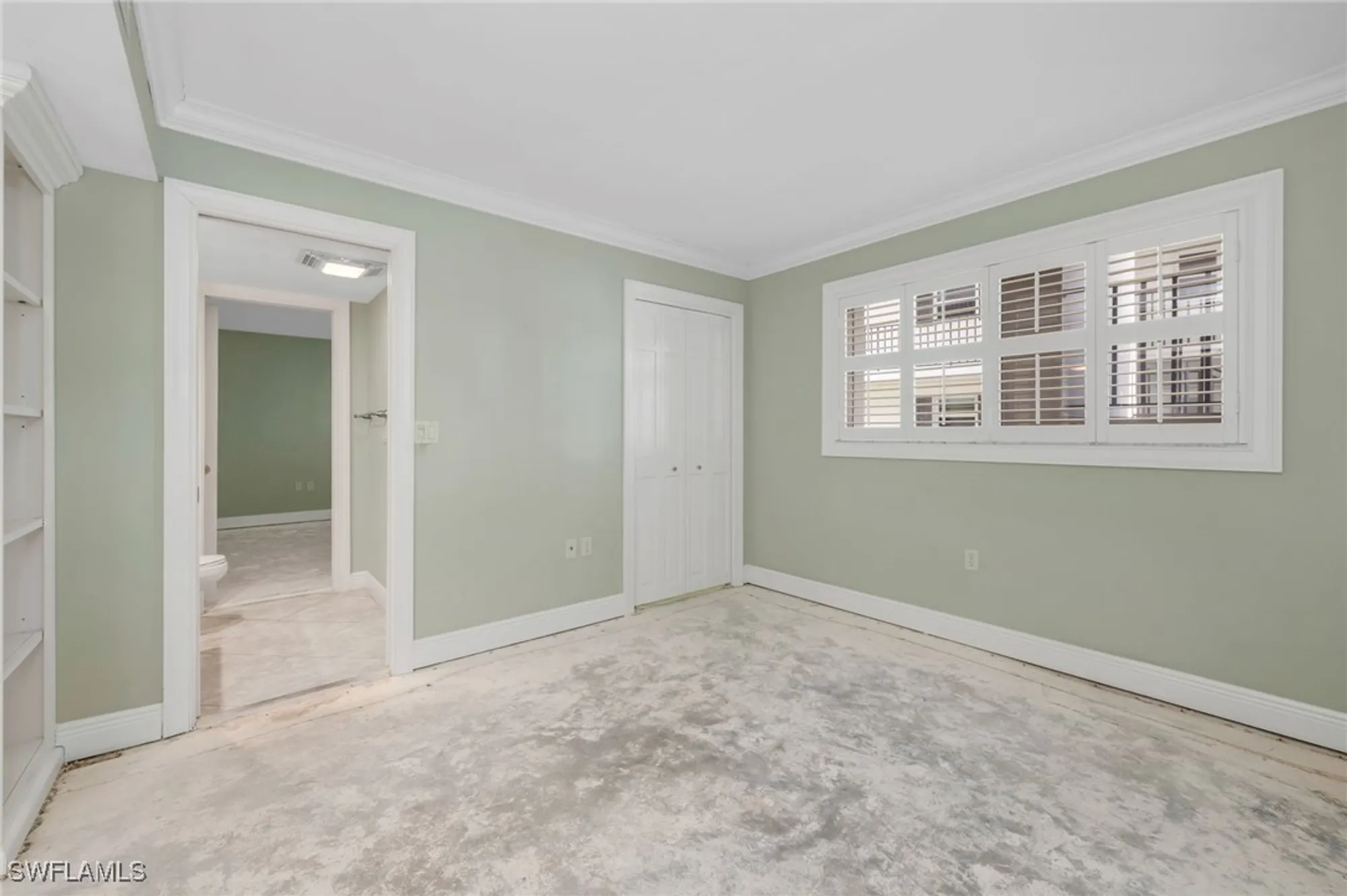 Property Slideshow image 10 of 20 | 222 harbour dr 301, Naples, FL, 34103