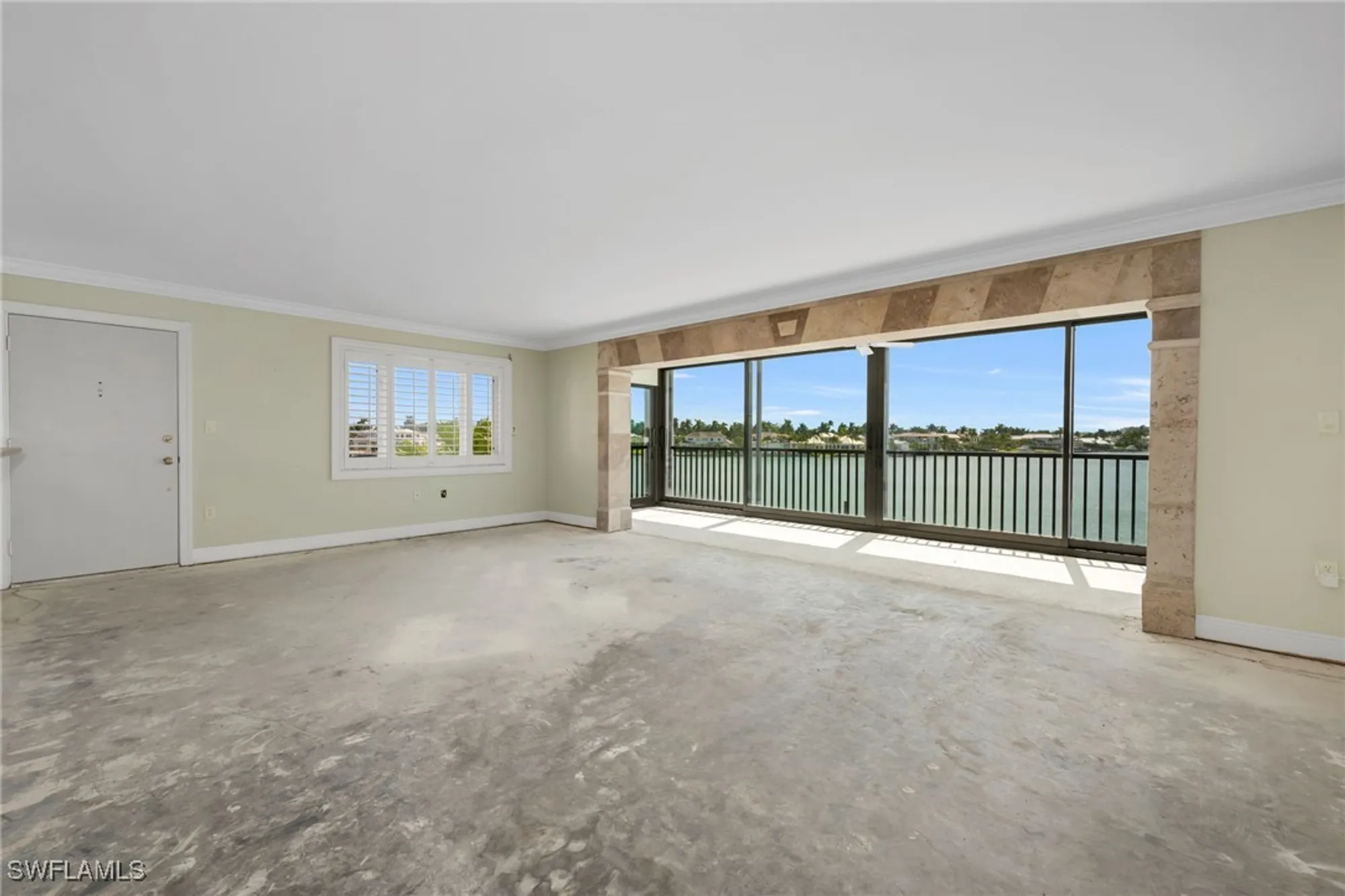 Property Slideshow image 5 of 20 | 222 harbour dr 301, Naples, FL, 34103