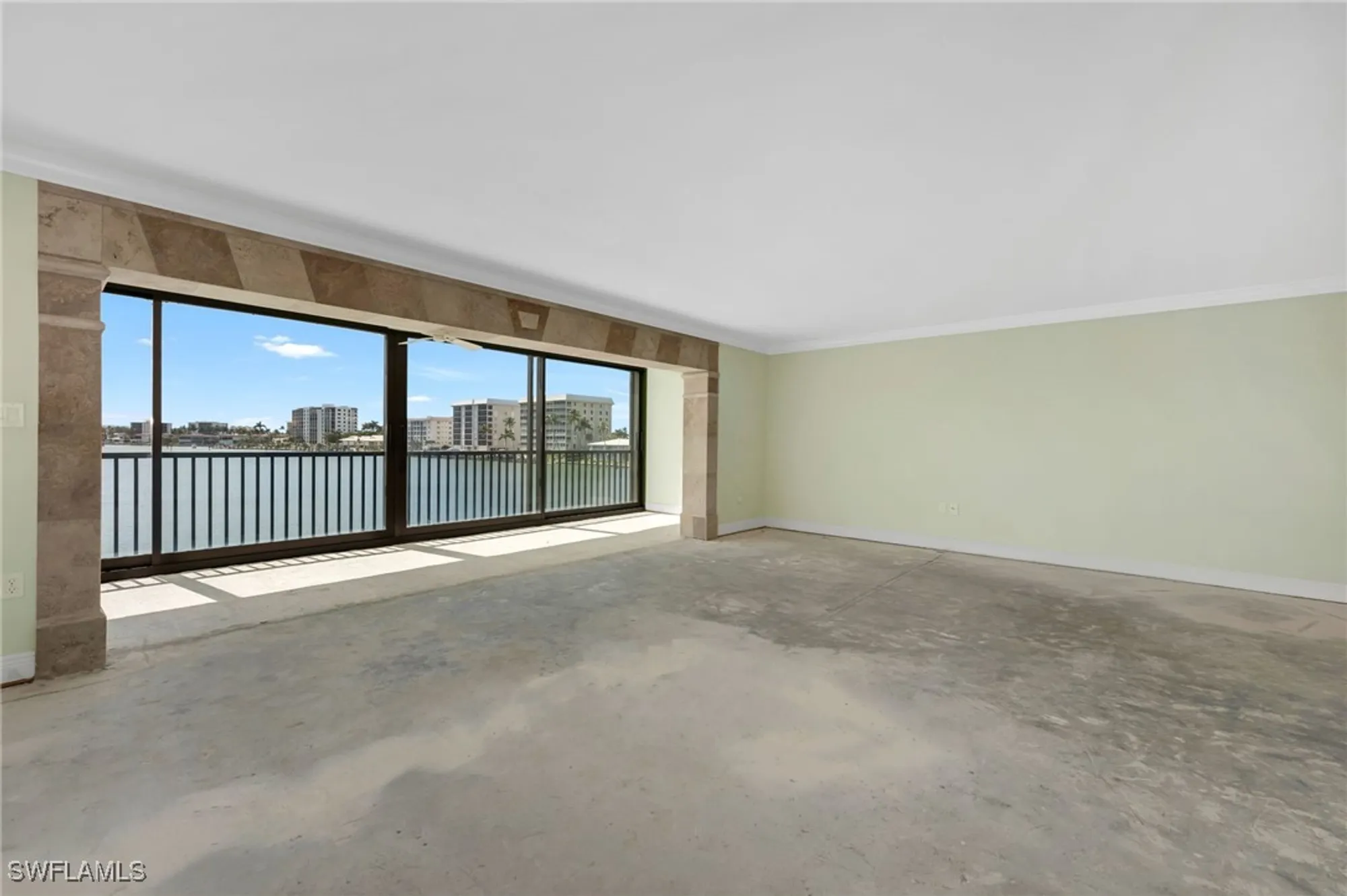 Property Slideshow image 6 of 20 | 222 harbour dr 301, Naples, FL, 34103