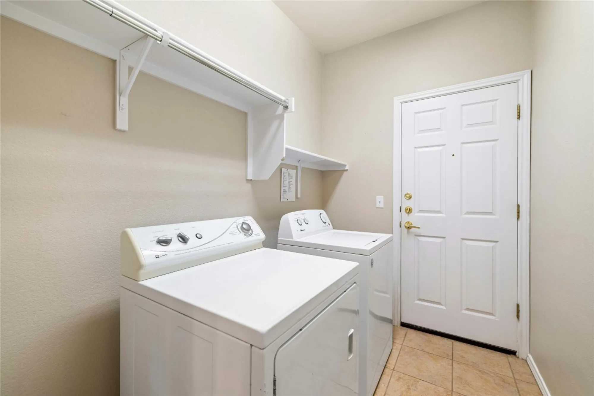 Property Slideshow image 14 of 25 | 238 bonham loop, Georgetown, TX, 78633