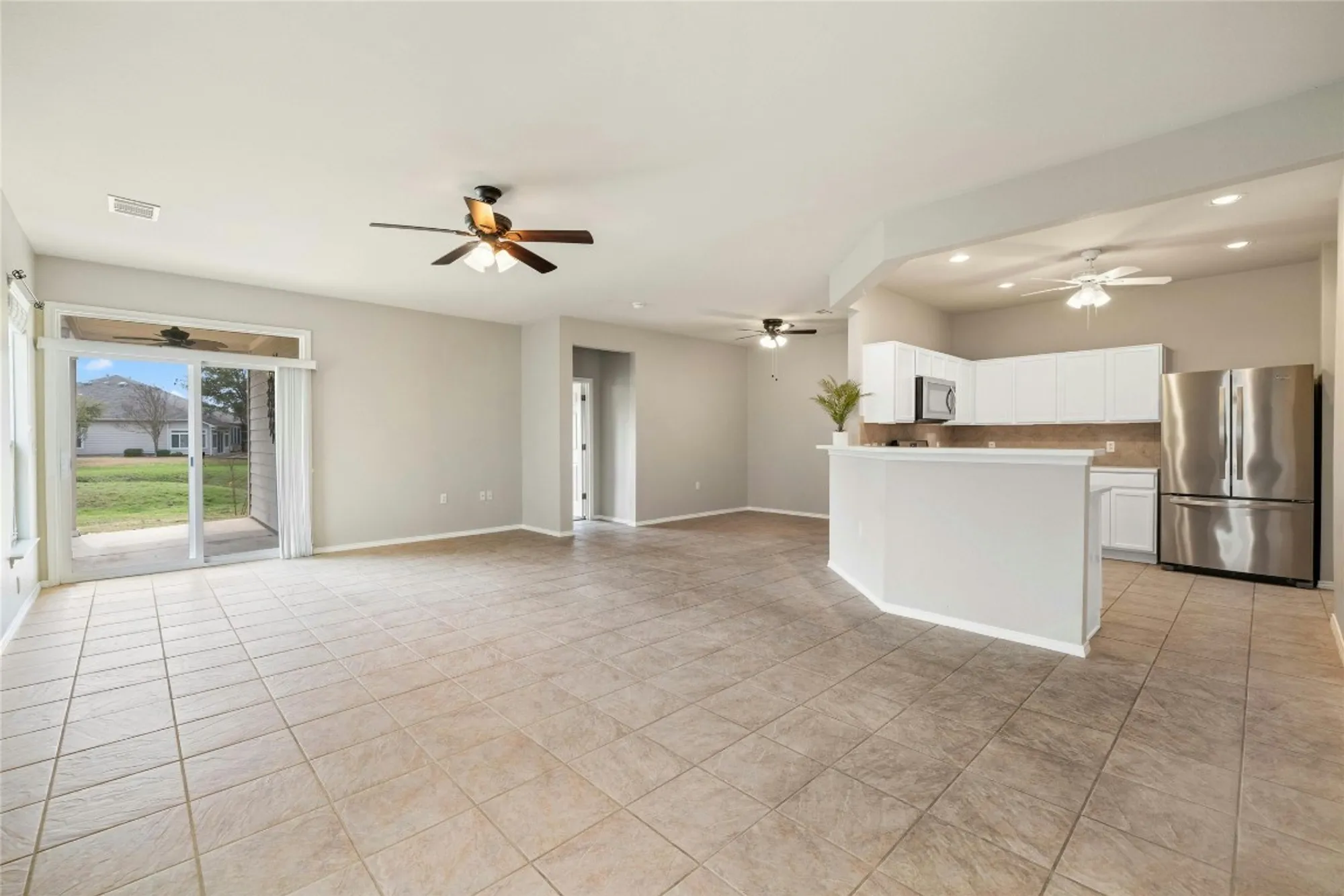 Property Slideshow image 4 of 25 | 238 bonham loop, Georgetown, TX, 78633