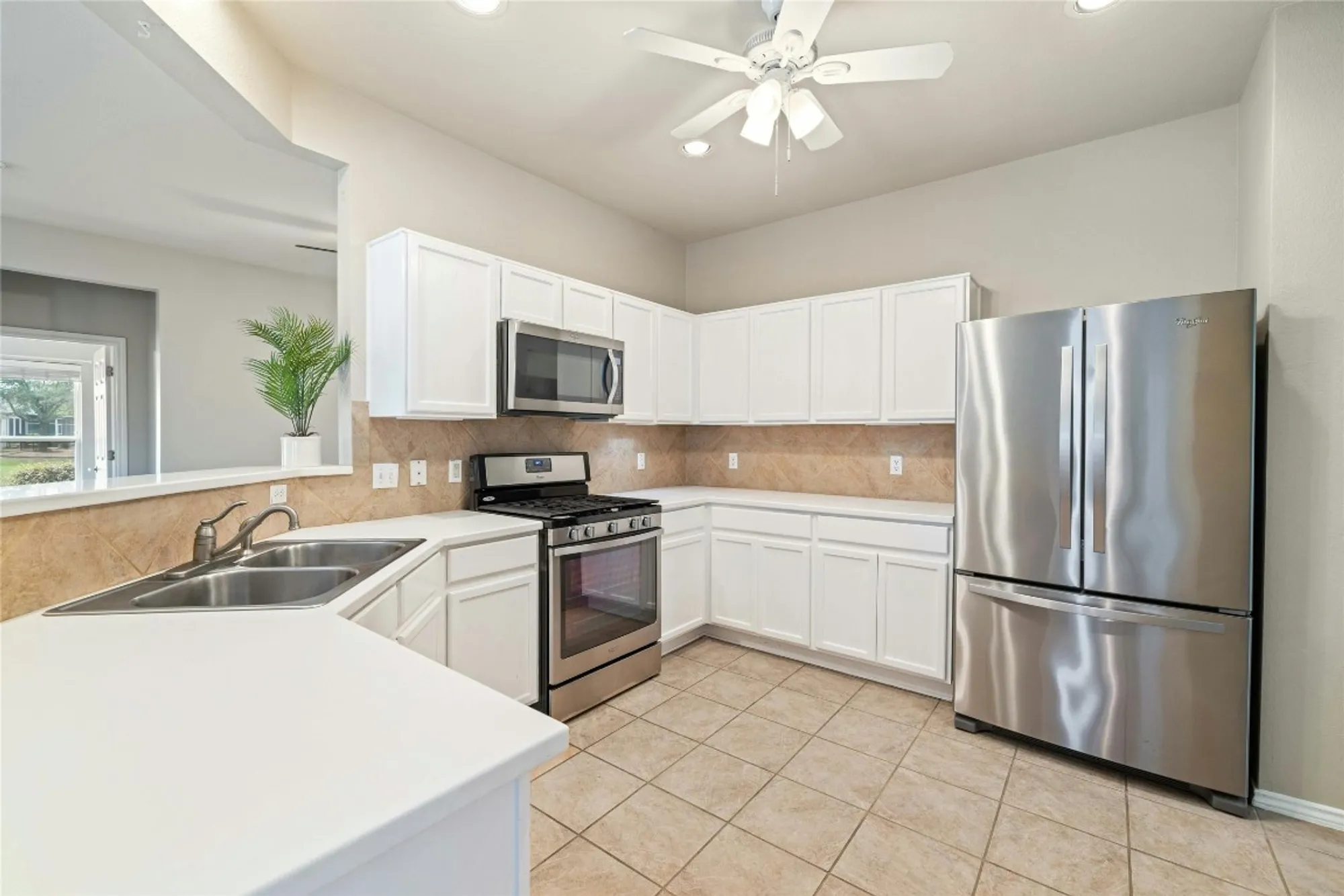 Property Slideshow image 7 of 25 | 238 bonham loop, Georgetown, TX, 78633