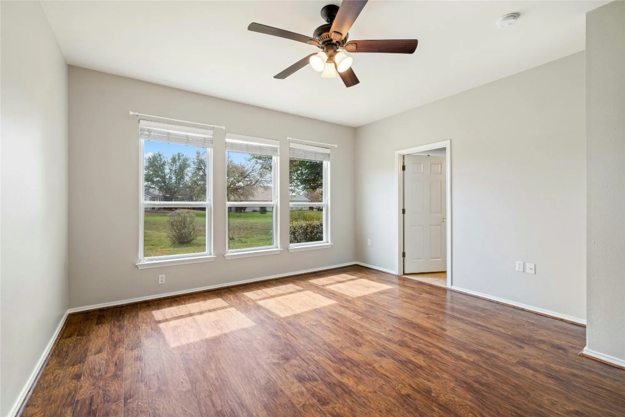 Property Slideshow image 8 of 25 | 238 bonham loop, Georgetown, TX, 78633