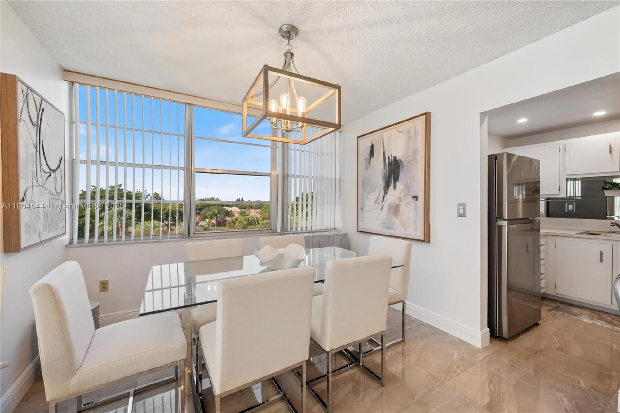Property Slideshow image 9 of 18 | 1400 saint charles pl 520, Pembroke Pines, FL, 33026