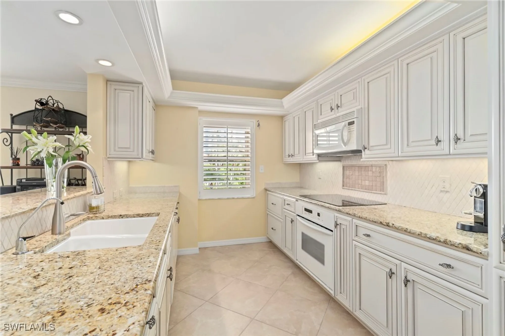 Property Slideshow image 17 of 49 | 3483 gulf shore blvd 105, Naples, FL, 34103