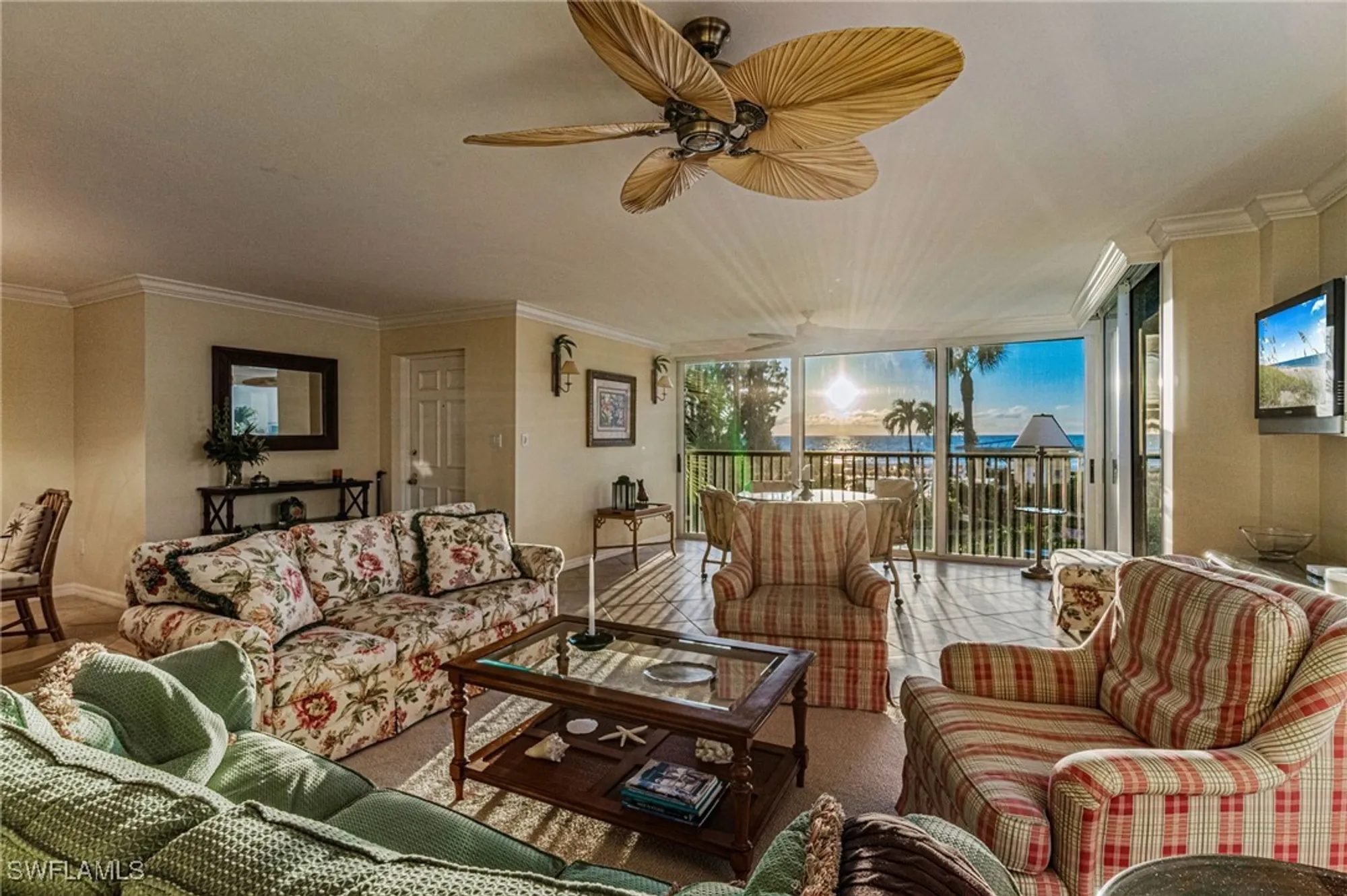 Property Slideshow image 11 of 49 | 3483 gulf shore blvd 105, Naples, FL, 34103