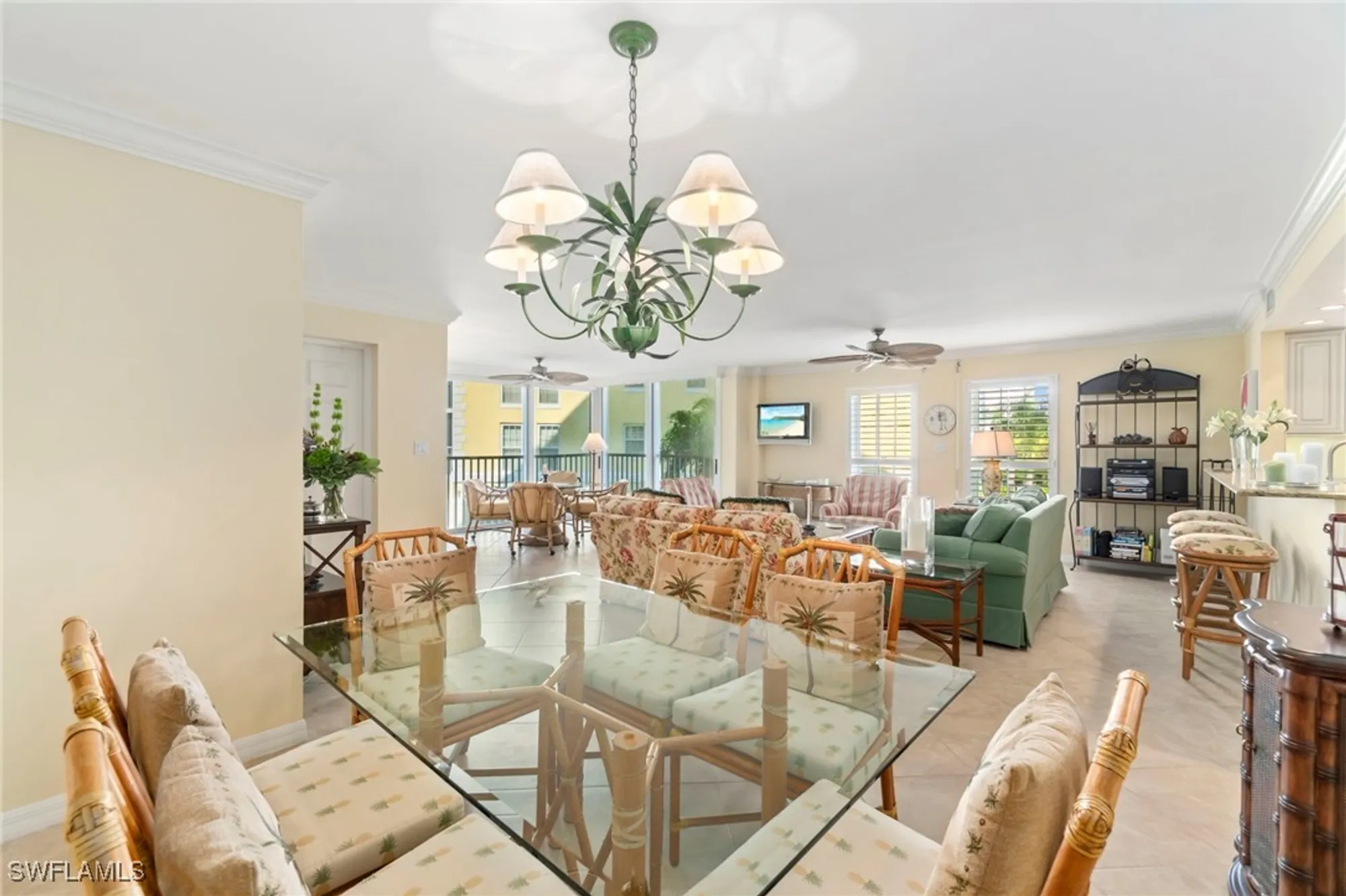 Property Slideshow image 13 of 49 | 3483 gulf shore blvd 105, Naples, FL, 34103