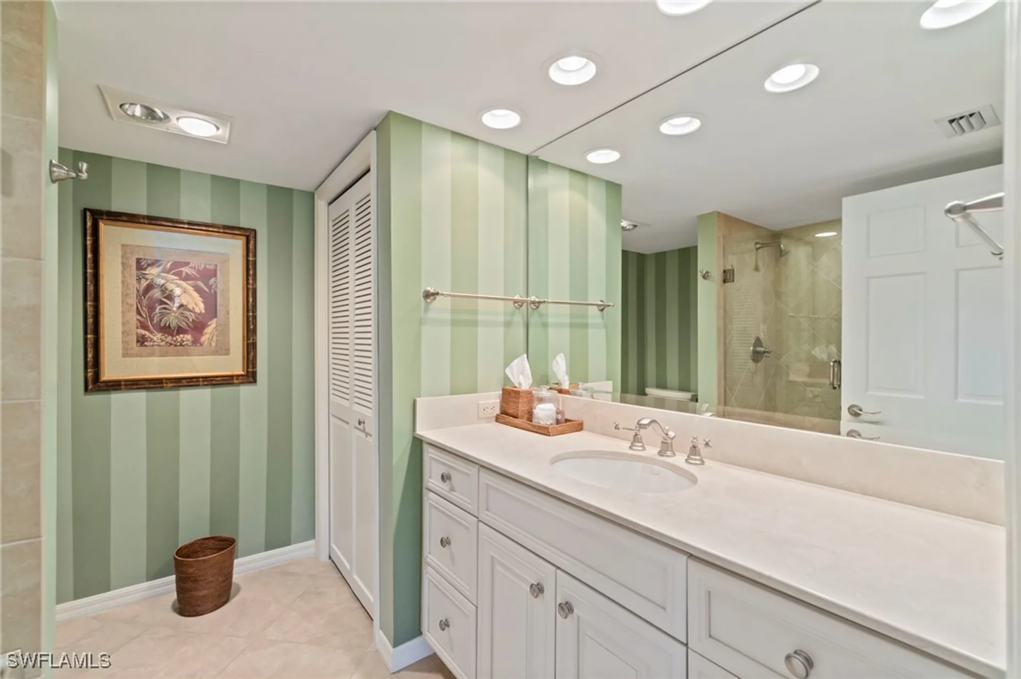 Property Slideshow image 26 of 49 | 3483 gulf shore blvd 105, Naples, FL, 34103
