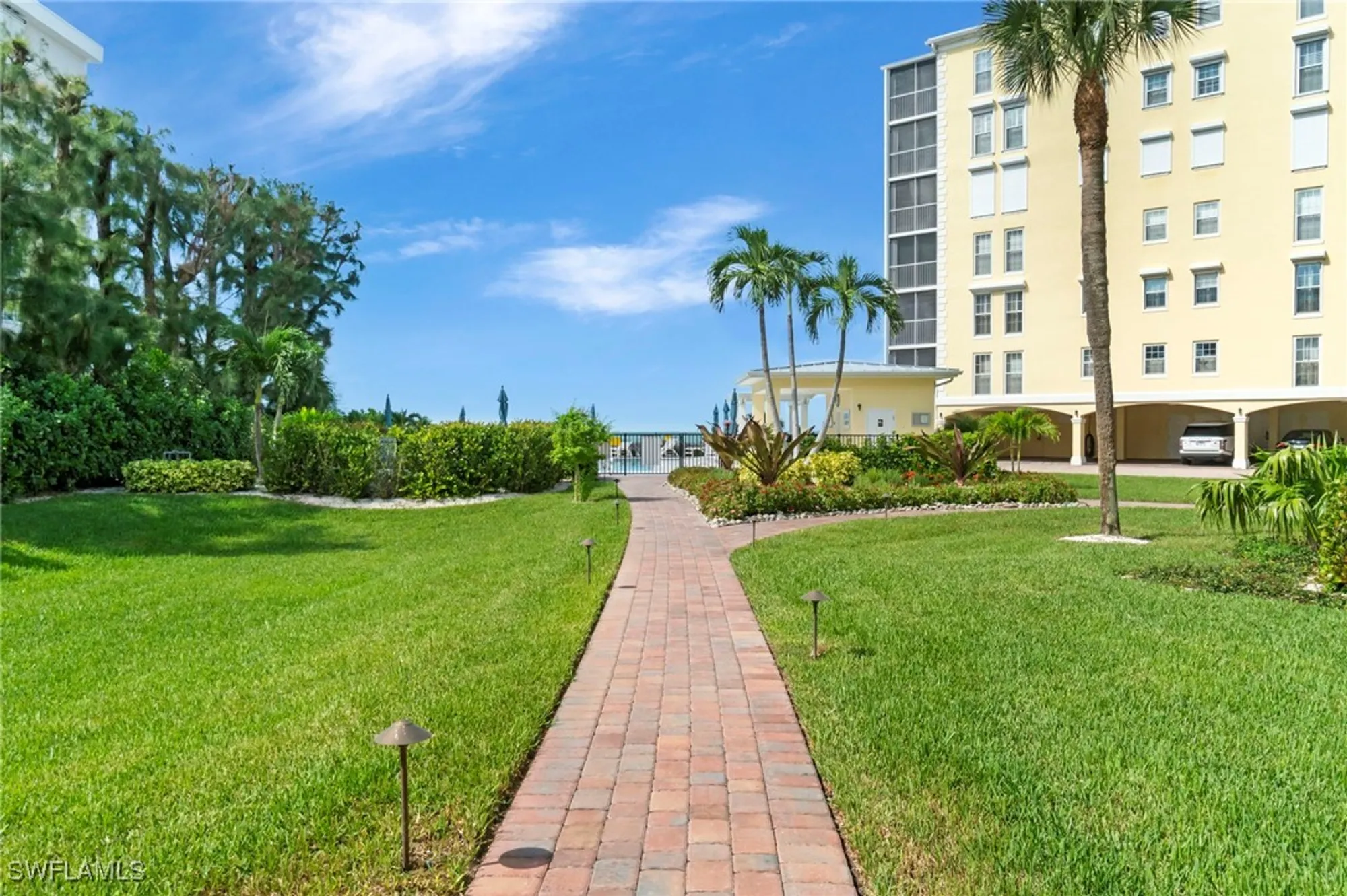 Property Slideshow image 32 of 49 | 3483 gulf shore blvd 105, Naples, FL, 34103