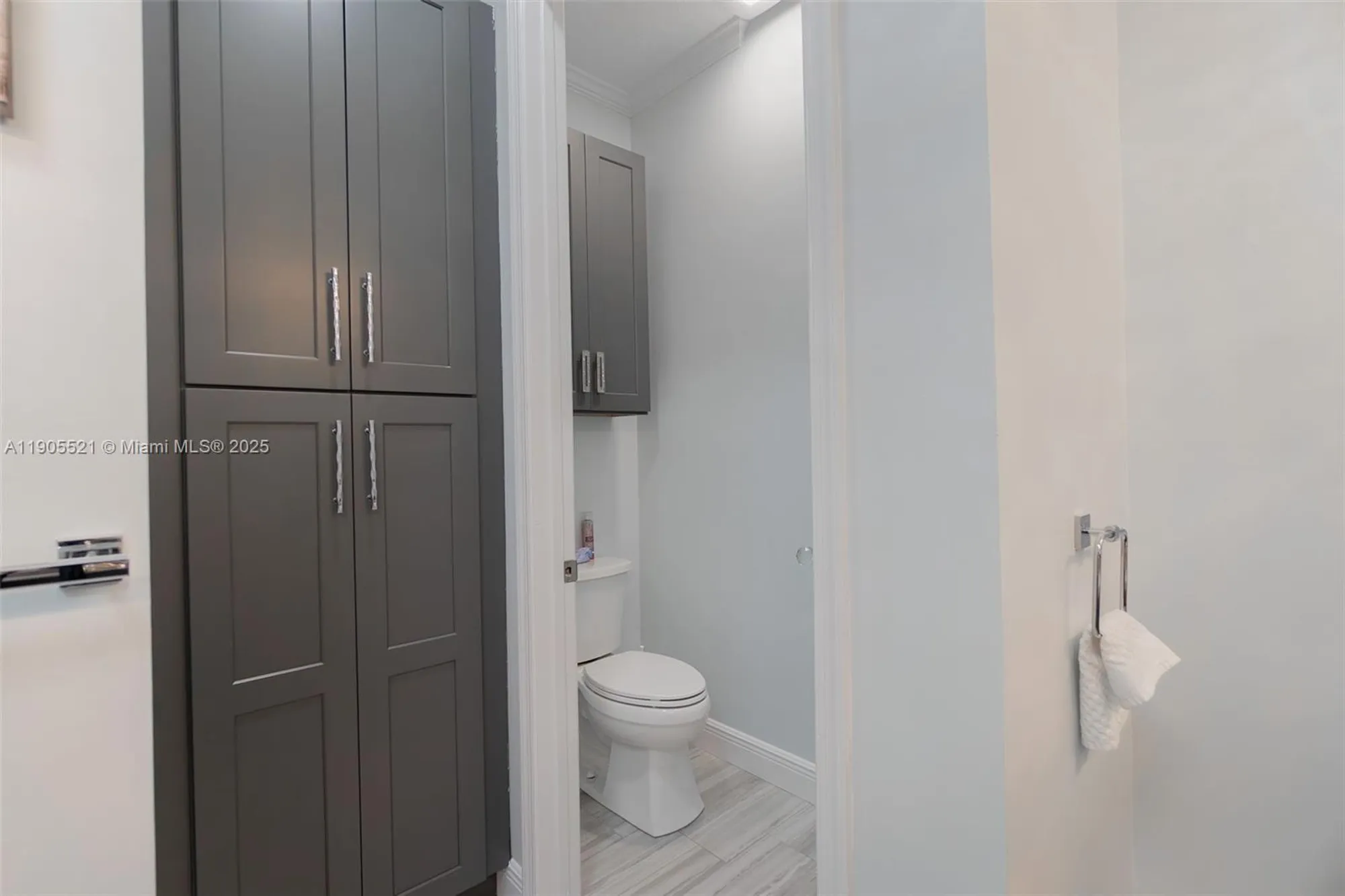 Property Slideshow image 18 of 43 | 2675 clipper cir, West Palm Beach, FL, 33411