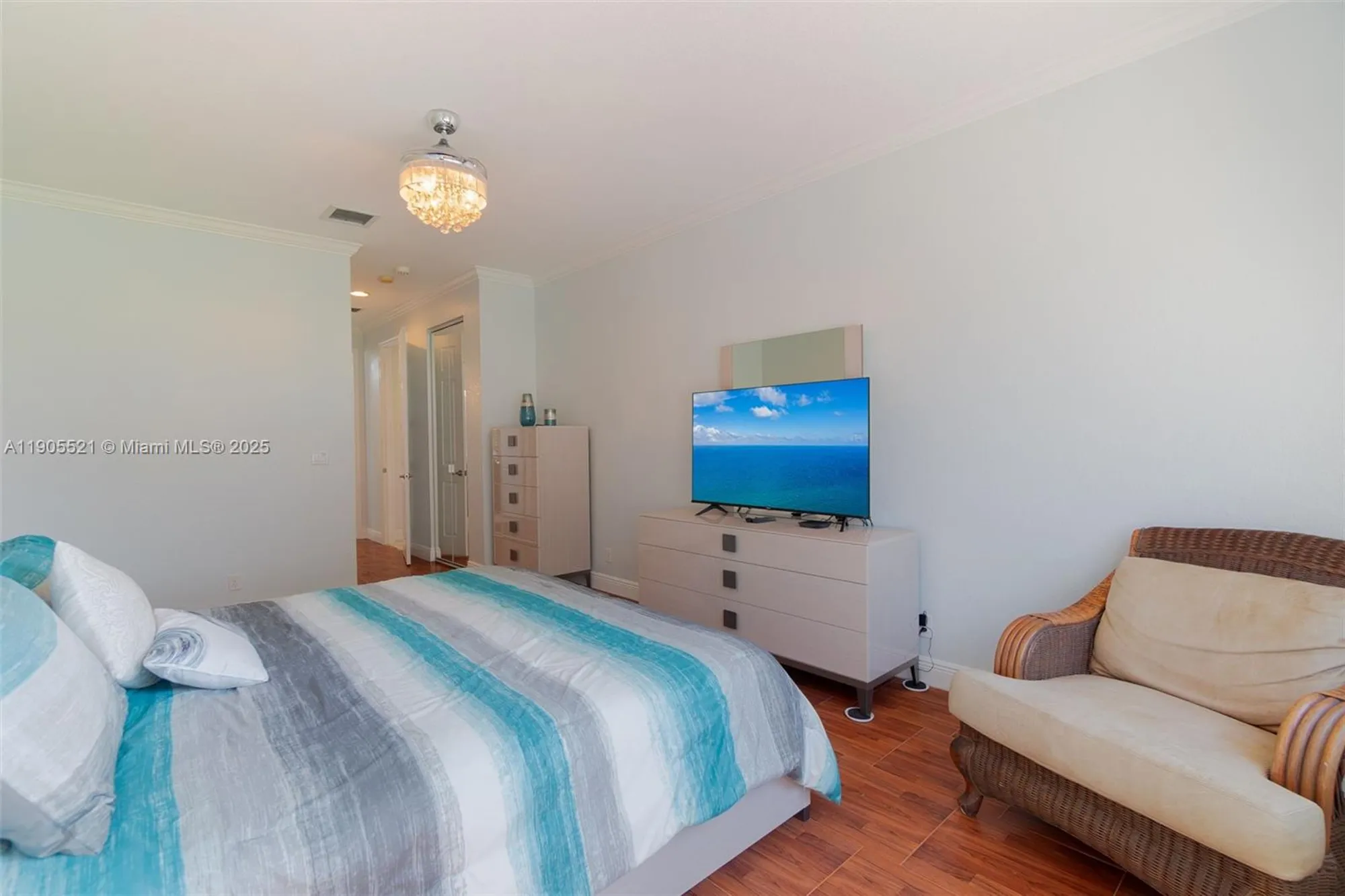 Property Slideshow image 13 of 43 | 2675 clipper cir, West Palm Beach, FL, 33411