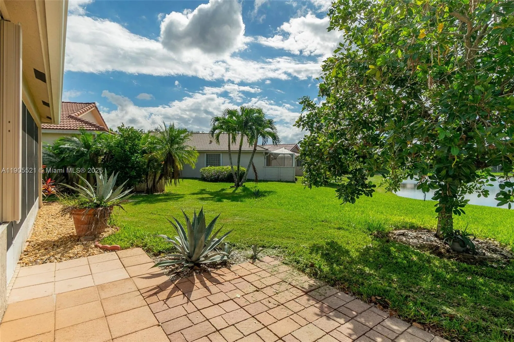 Property Slideshow image 27 of 43 | 2675 clipper cir, West Palm Beach, FL, 33411