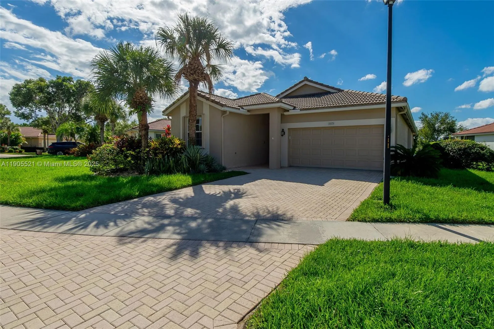 Property Slideshow image 2 of 43 | 2675 clipper cir, West Palm Beach, FL, 33411