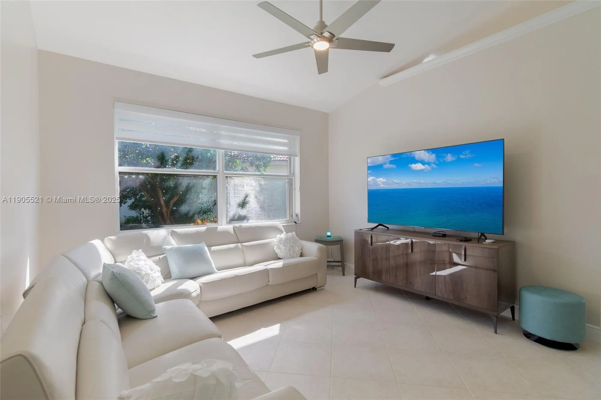 Property Slideshow image 4 of 43 | 2675 clipper cir, West Palm Beach, FL, 33411