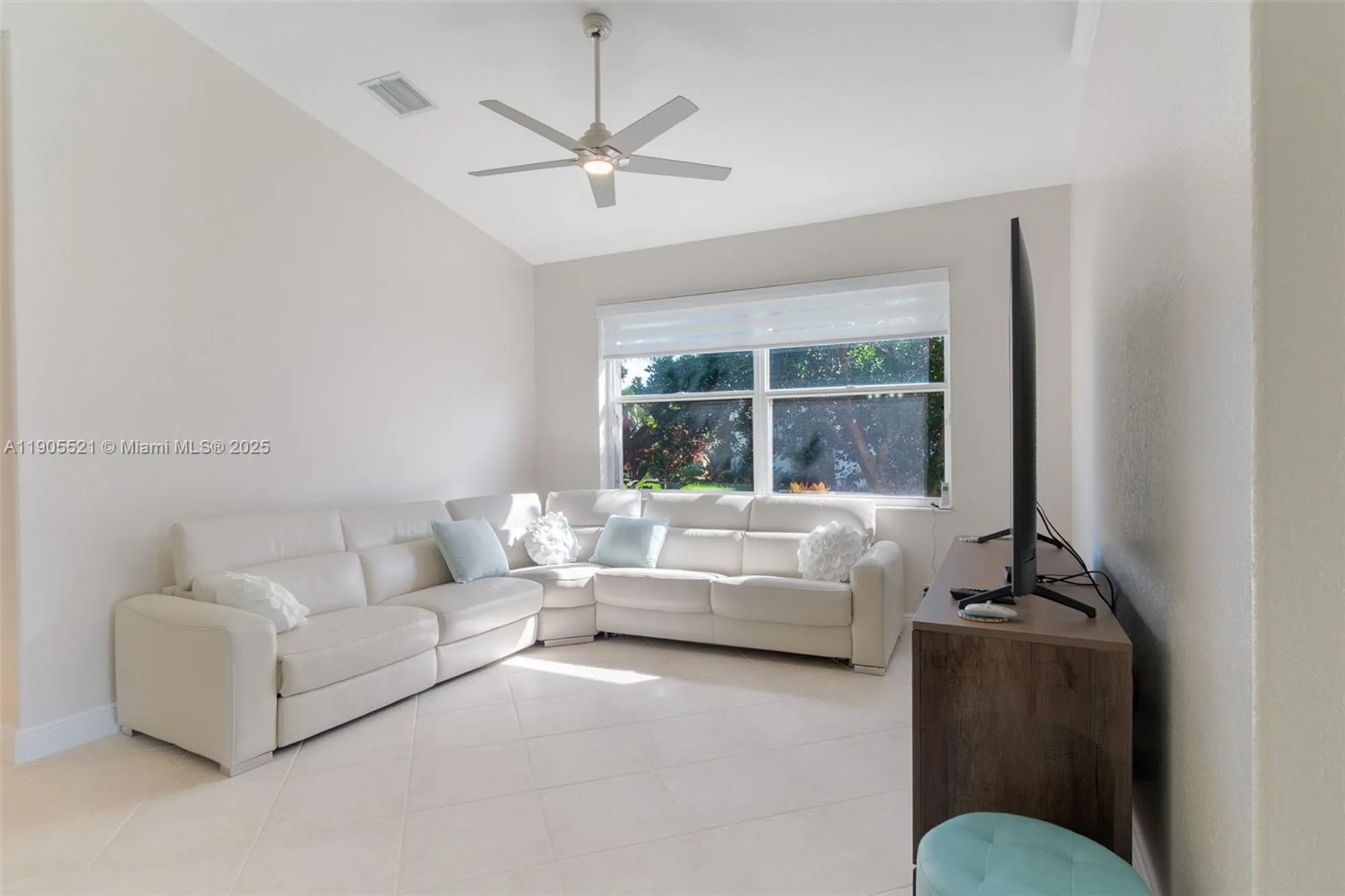 Property Slideshow image 5 of 43 | 2675 clipper cir, West Palm Beach, FL, 33411