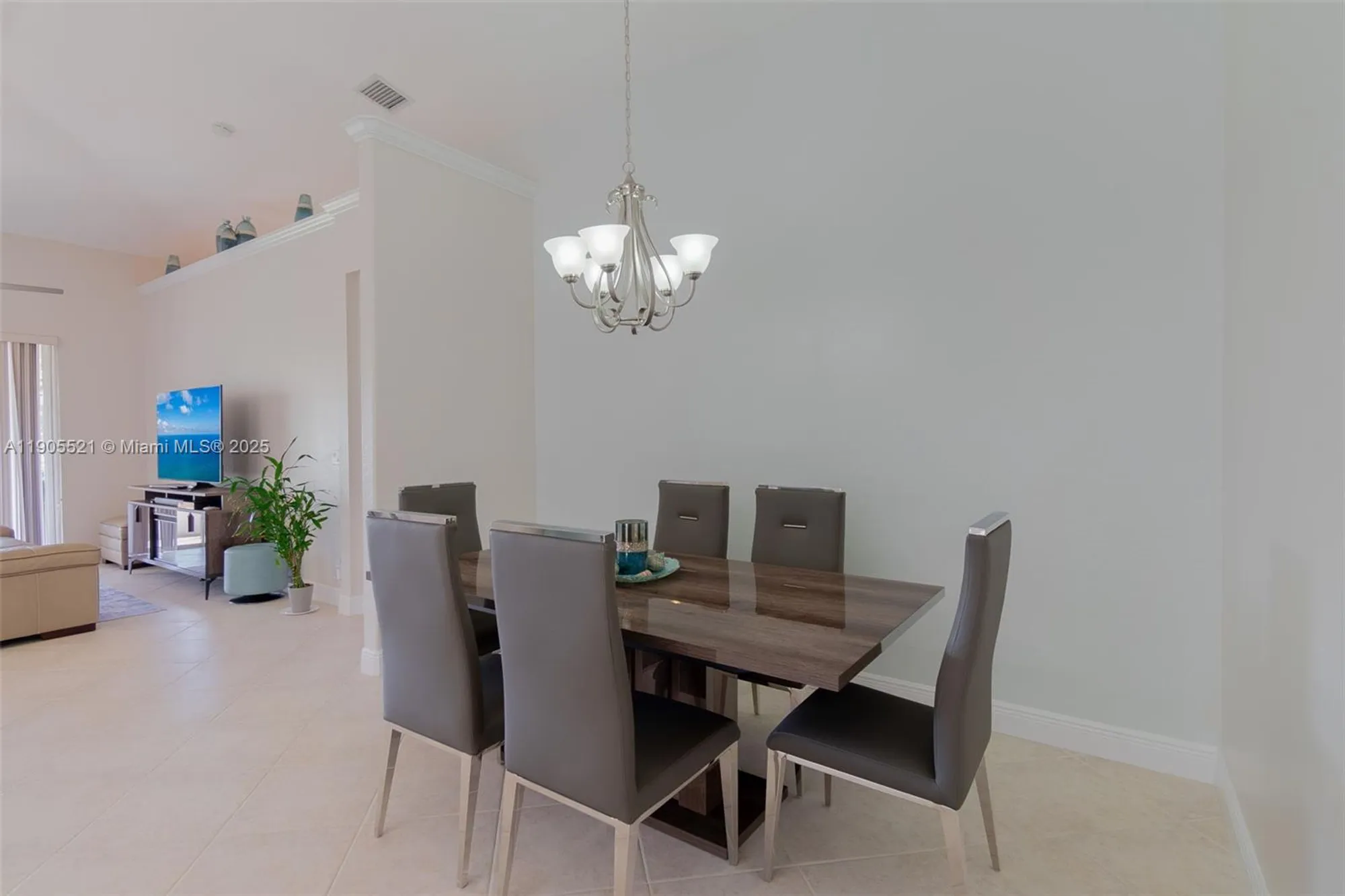 Property Slideshow image 9 of 43 | 2675 clipper cir, West Palm Beach, FL, 33411