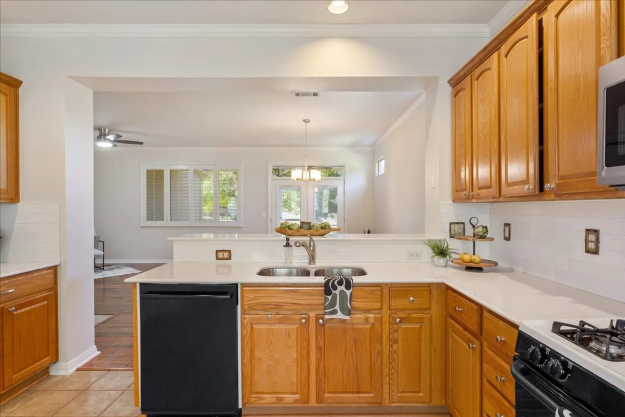 Property Slideshow image 16 of 36 | 107 rain lily ln, Georgetown, TX, 78633