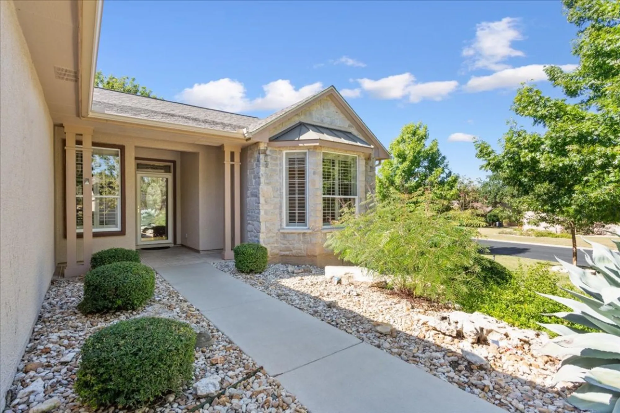 Property Slideshow image 6 of 36 | 107 rain lily ln, Georgetown, TX, 78633