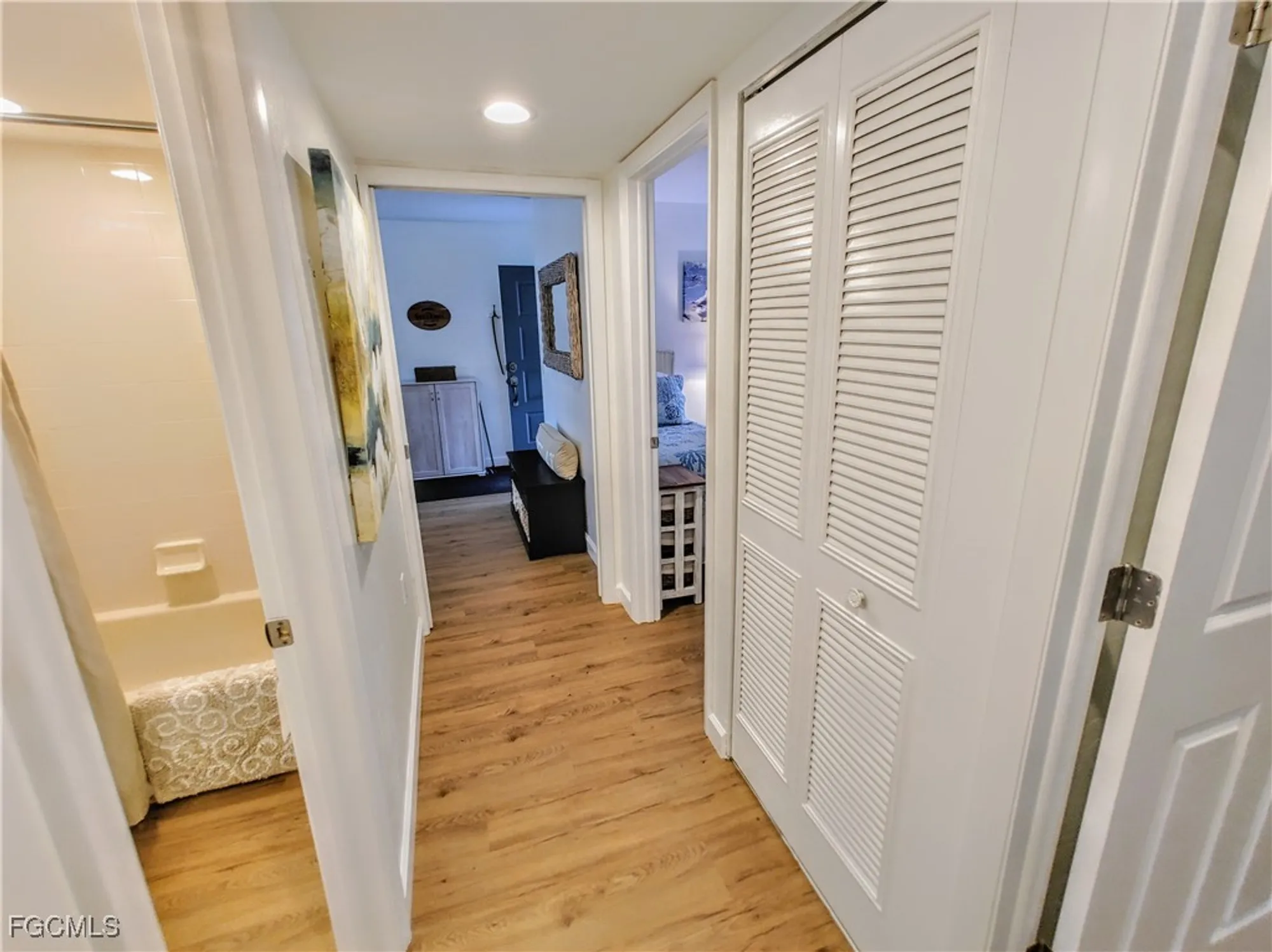 Property Slideshow image 24 of 39 | 5830 trailwinds dr 813, Fort Myers, FL, 33907
