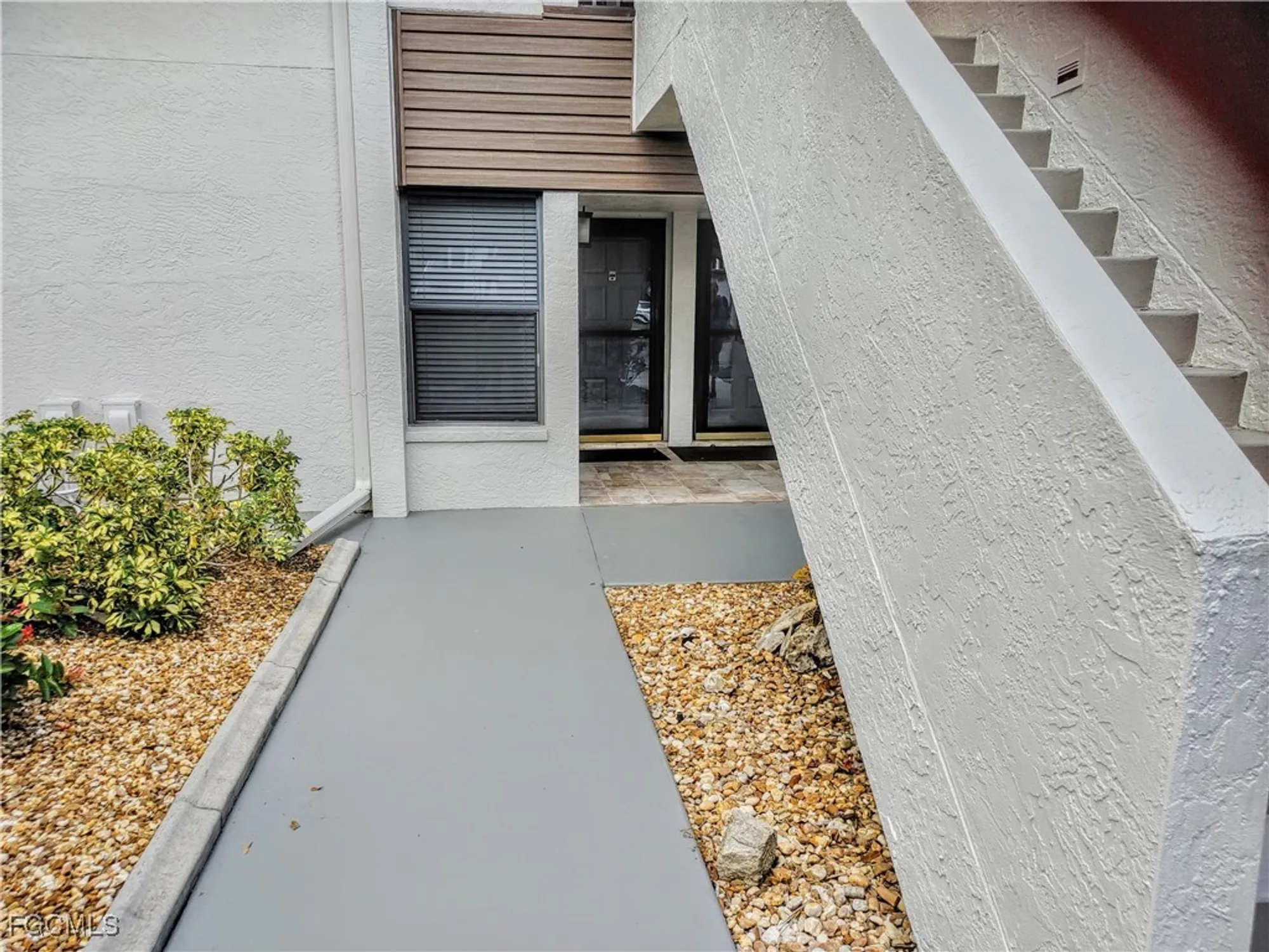 Property Slideshow image 34 of 39 | 5830 trailwinds dr 813, Fort Myers, FL, 33907