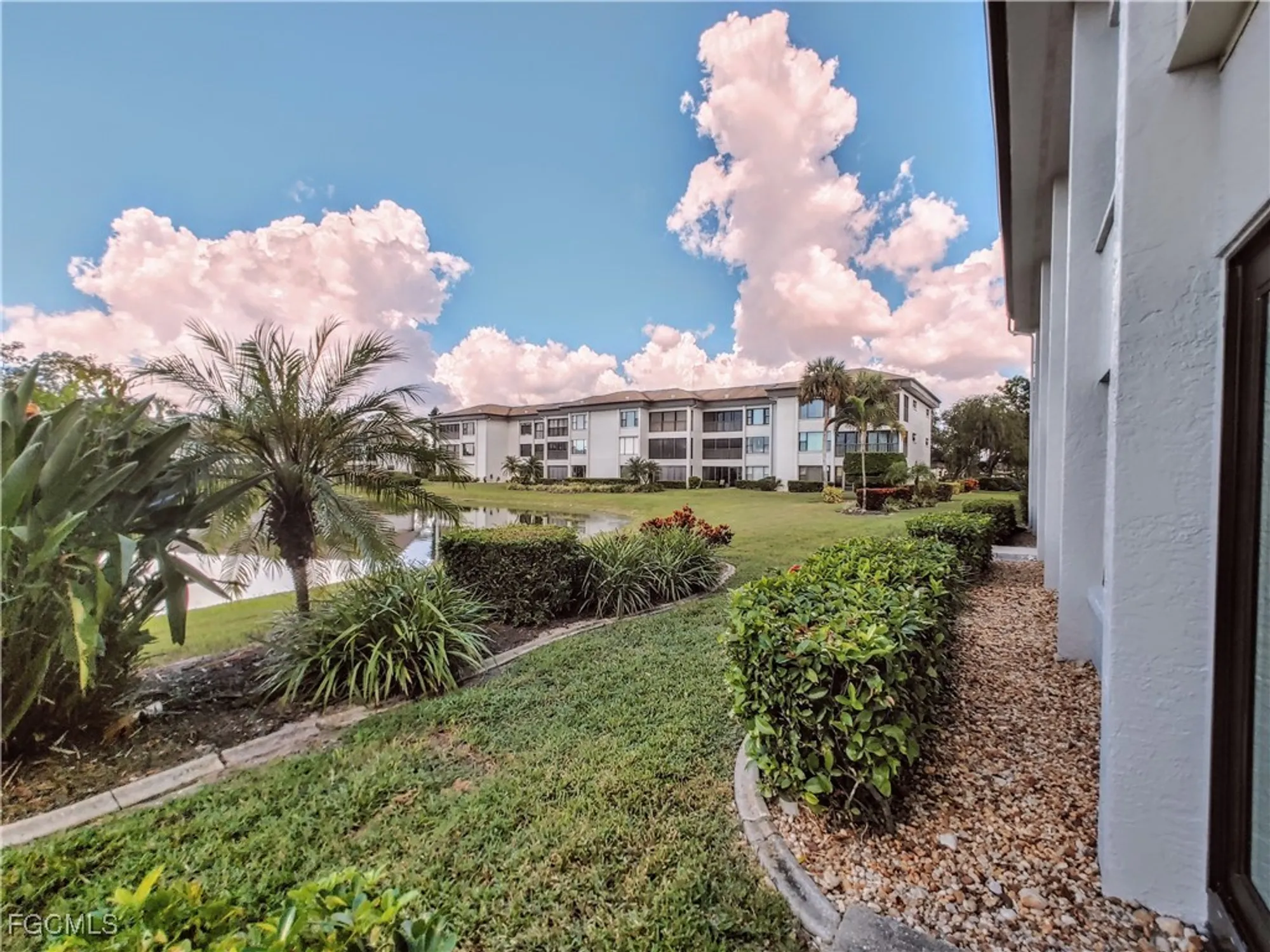 Property Slideshow image 31 of 39 | 5830 trailwinds dr 813, Fort Myers, FL, 33907