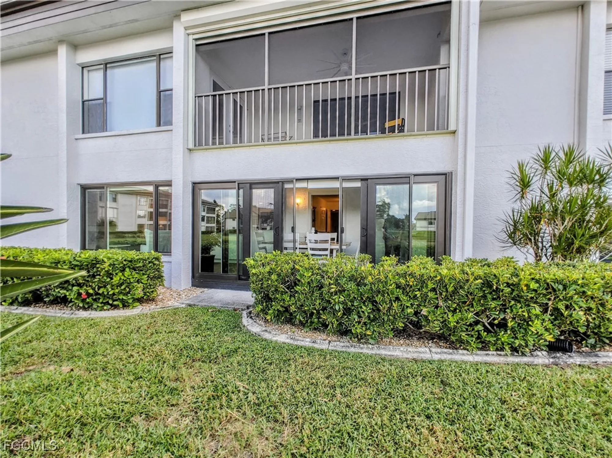 Property Slideshow image 33 of 39 | 5830 trailwinds dr 813, Fort Myers, FL, 33907
