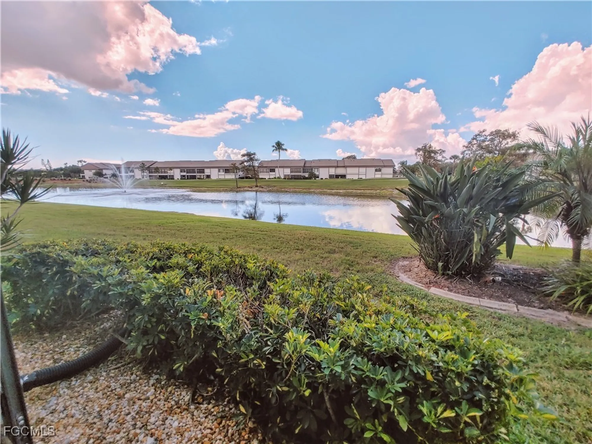 Property Slideshow image 9 of 39 | 5830 trailwinds dr 813, Fort Myers, FL, 33907