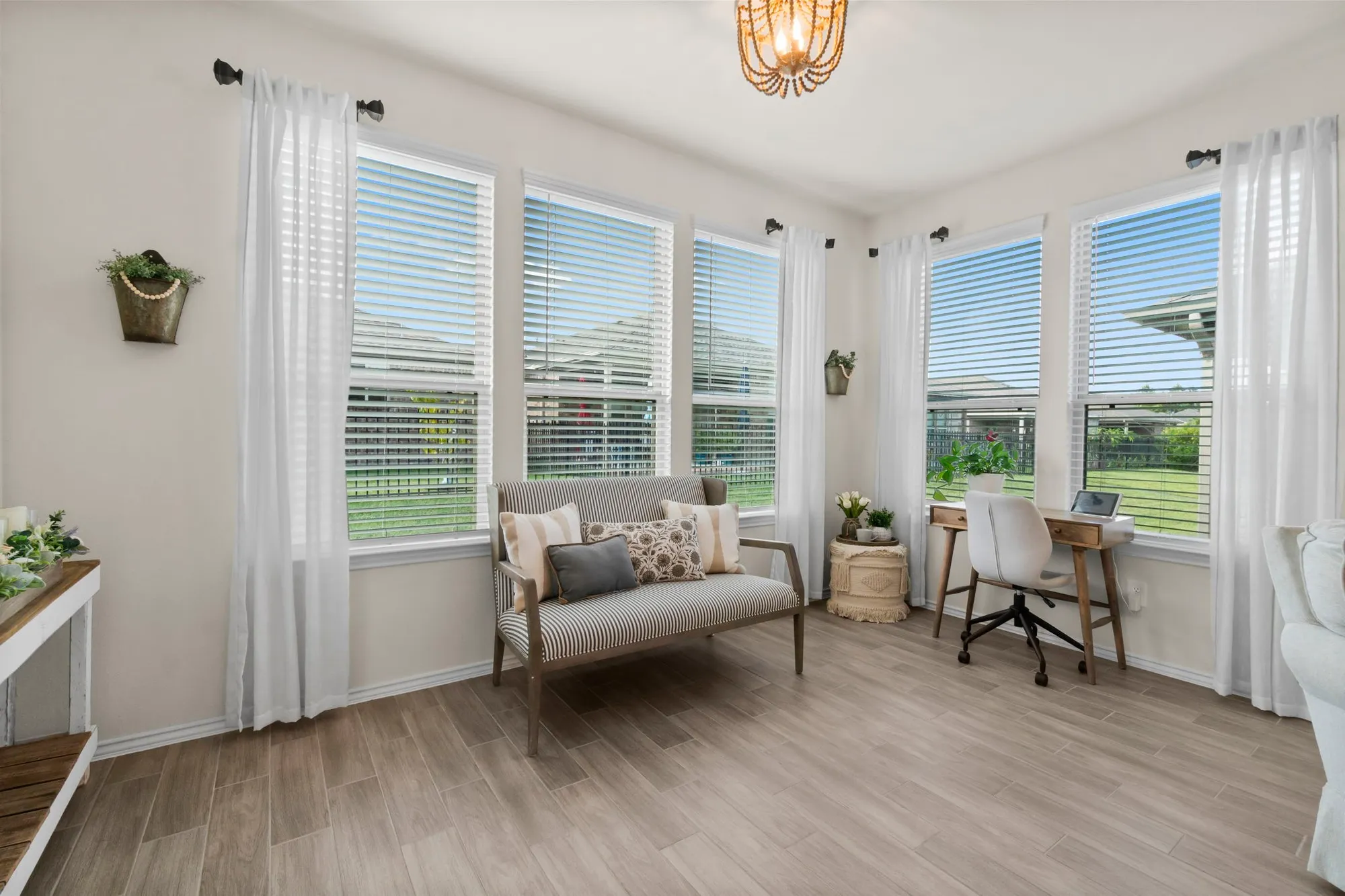 Property Slideshow image 15 of 42 | 242 flaxen chestnut, Spring, TX, 77382