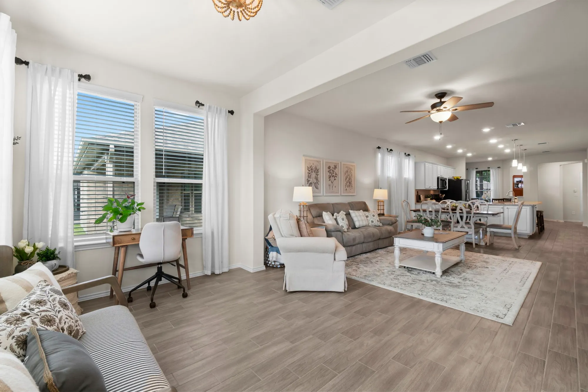 Property Slideshow image 16 of 42 | 242 flaxen chestnut, Spring, TX, 77382