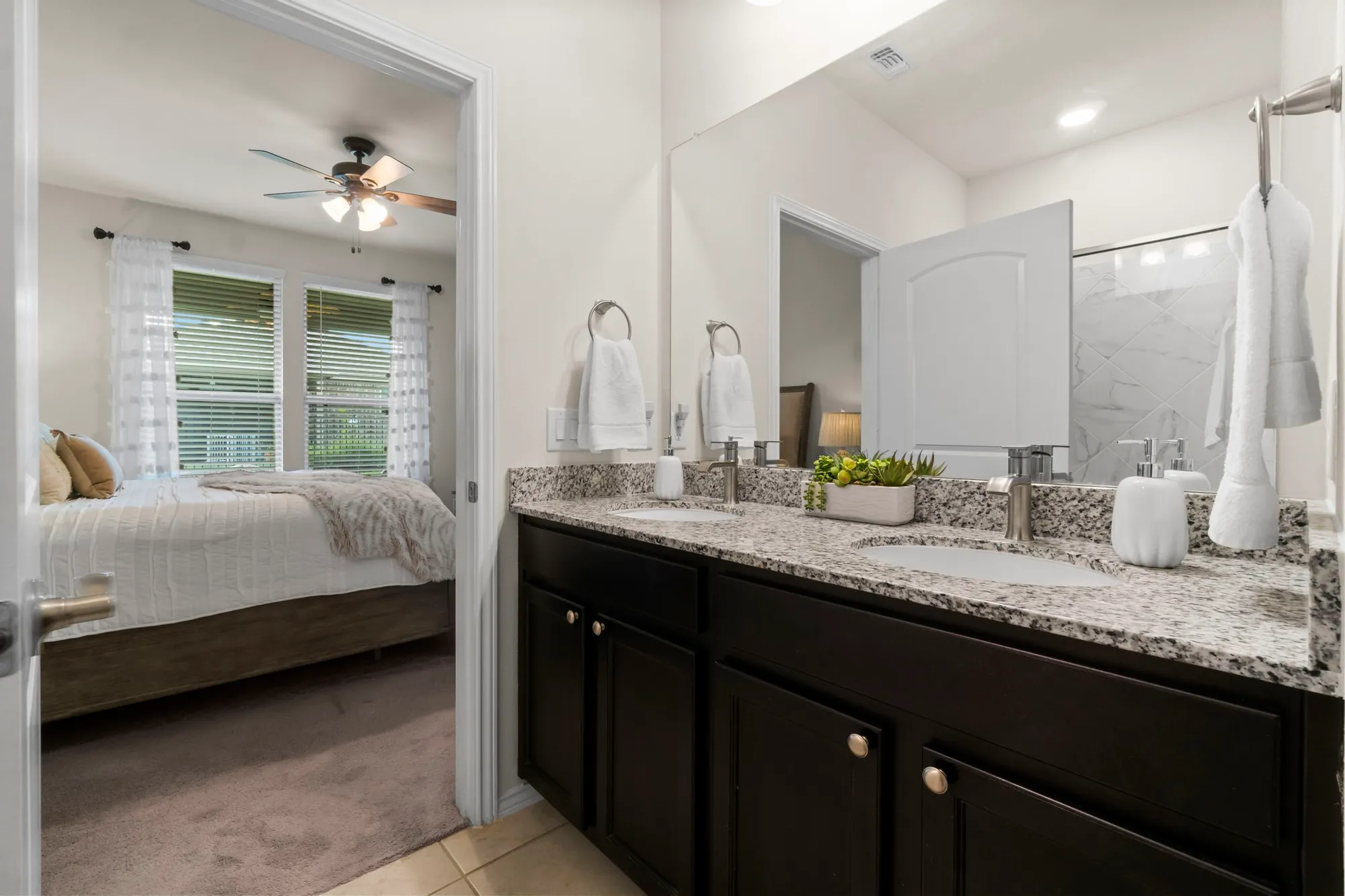 Property Slideshow image 18 of 42 | 242 flaxen chestnut, Spring, TX, 77382