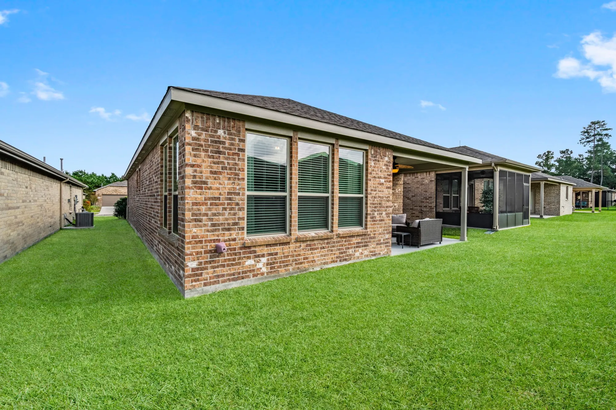 Property Slideshow image 26 of 42 | 242 flaxen chestnut, Spring, TX, 77382