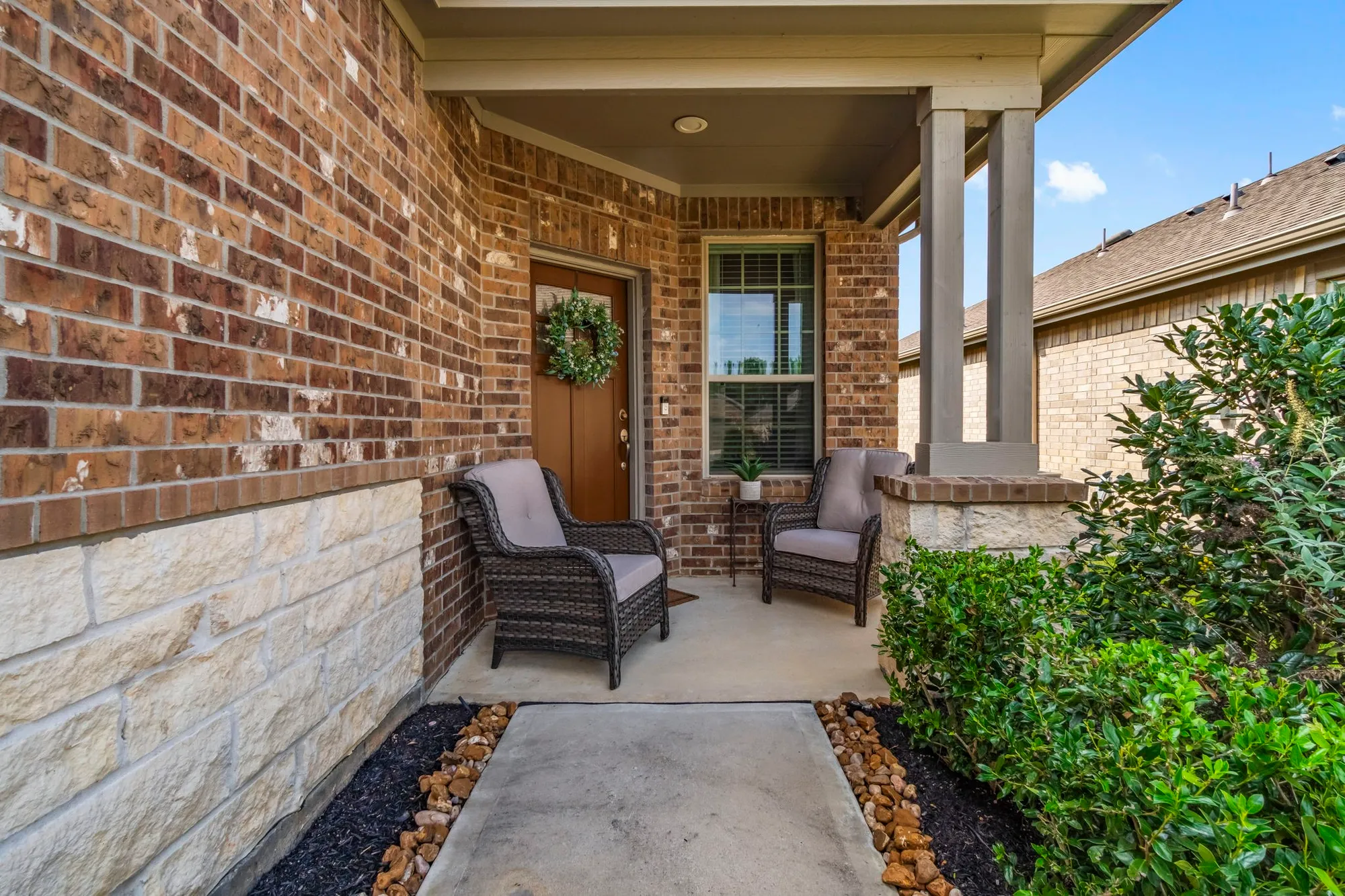 Property Slideshow image 3 of 42 | 242 flaxen chestnut, Spring, TX, 77382