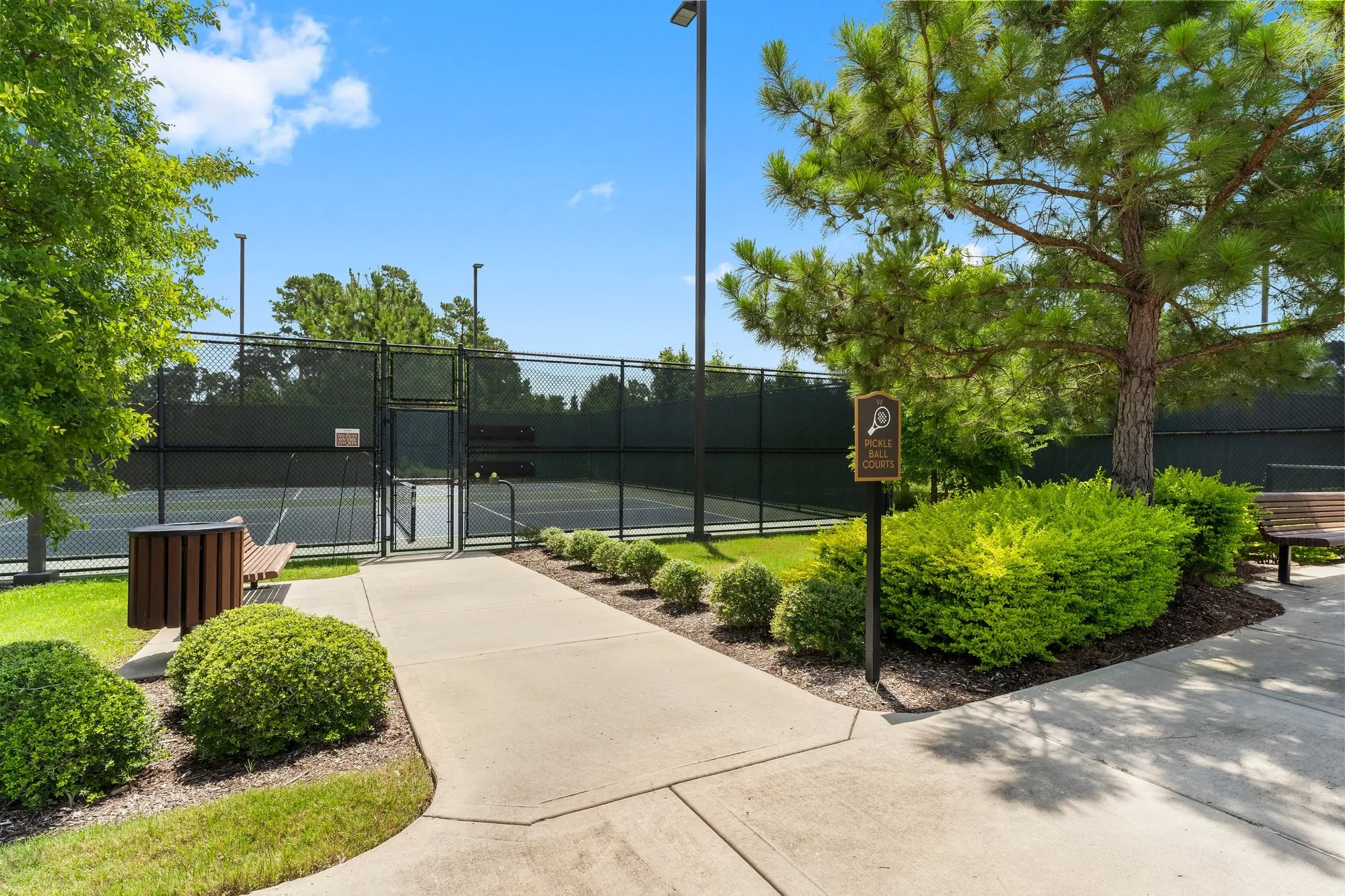 Property Slideshow image 40 of 42 | 242 flaxen chestnut, Spring, TX, 77382