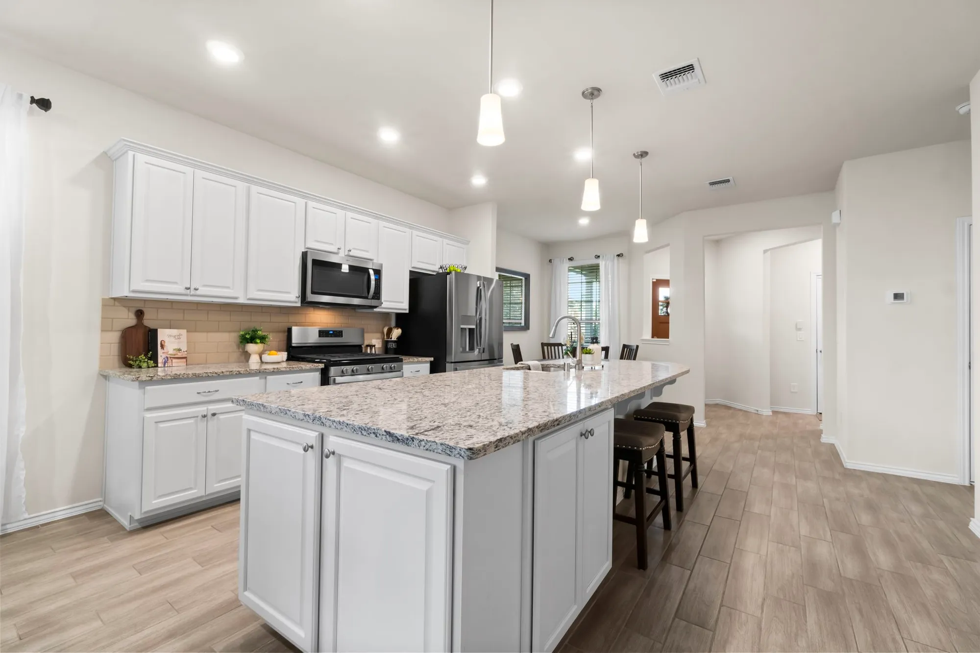 Property Slideshow image 8 of 42 | 242 flaxen chestnut, Spring, TX, 77382