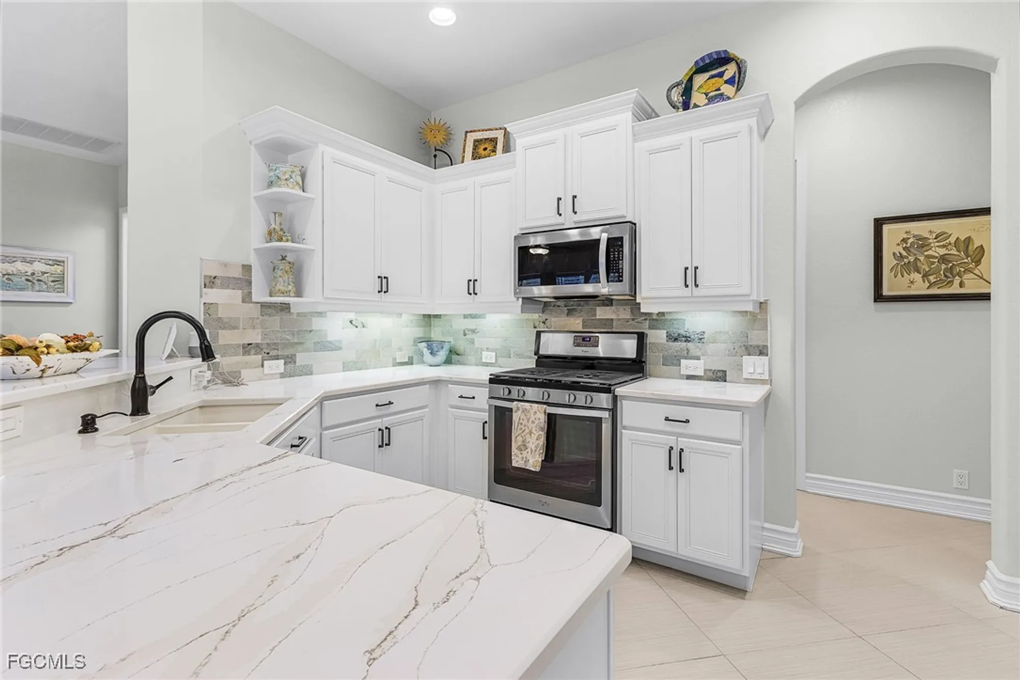 Property Slideshow image 10 of 44 | 3280 shady bnd, Fort Myers, FL, 33905