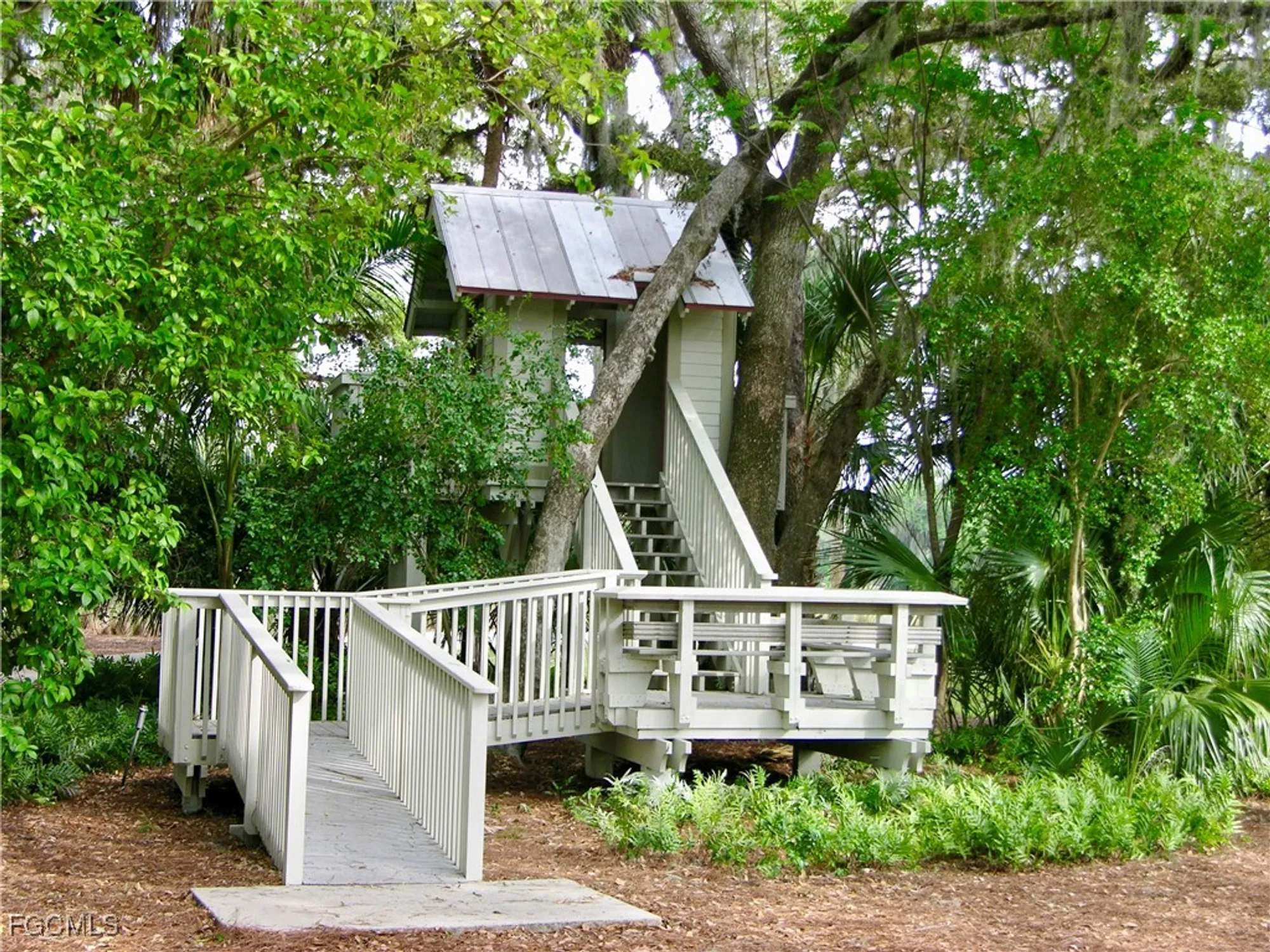 Property Slideshow image 38 of 44 | 3280 shady bnd, Fort Myers, FL, 33905