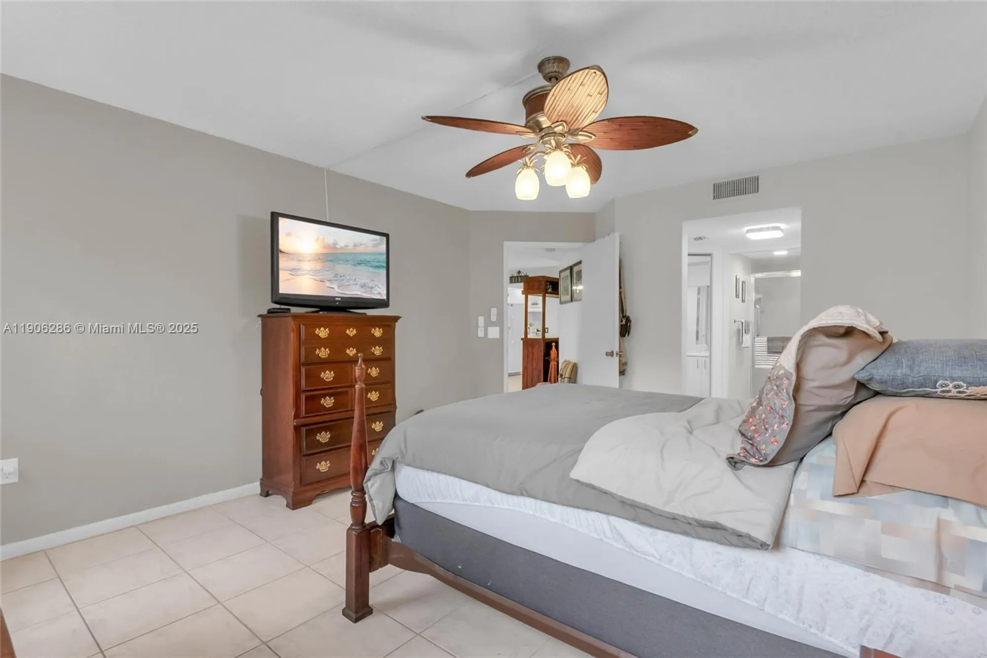 Property Slideshow image 10 of 23 | 801 sw 138th ave apt 310e, Pembroke Pines, FL, 33027