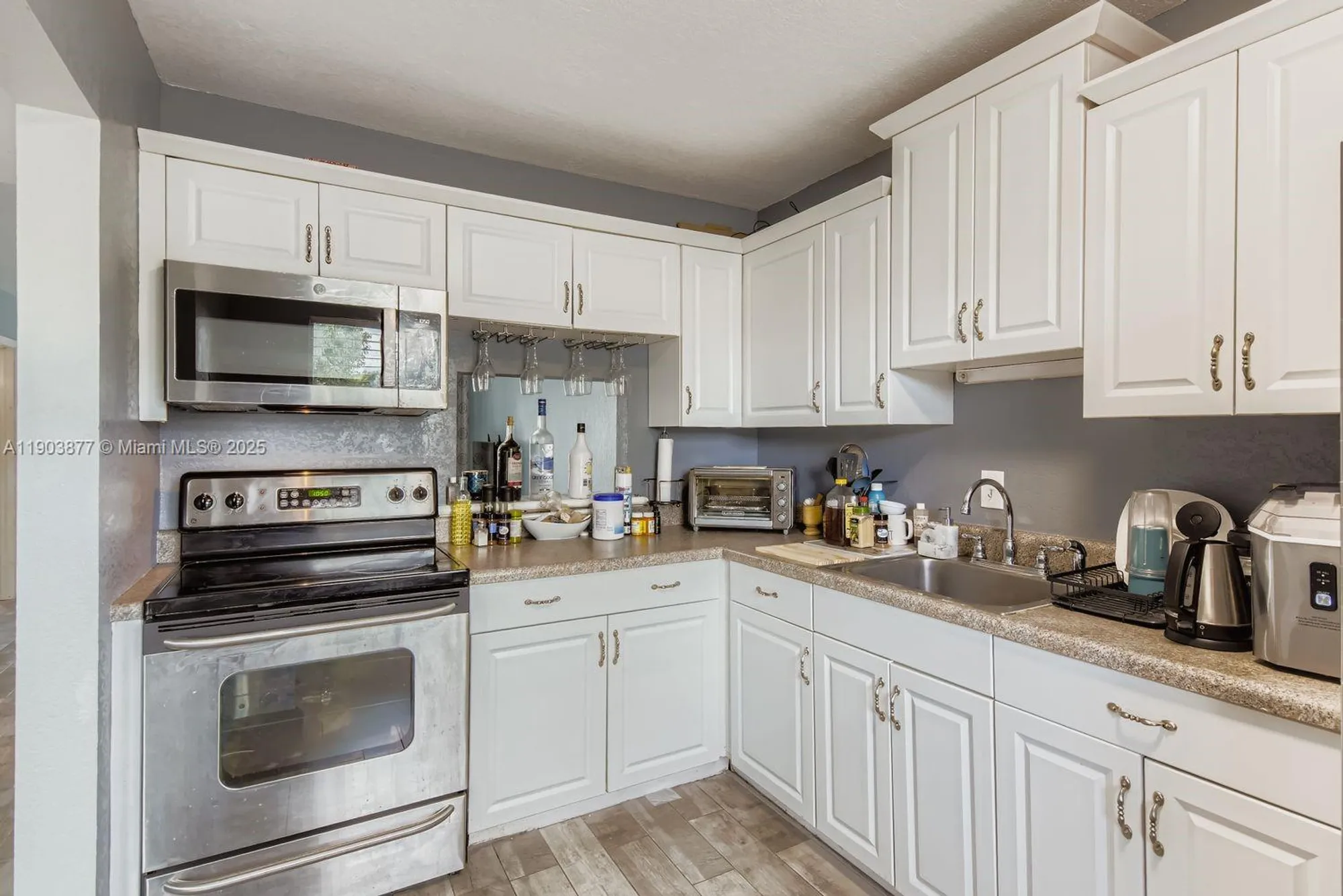 Property Slideshow image 2 of 13 | 6300 nw 62nd st 210, Tamarac, FL, 33319