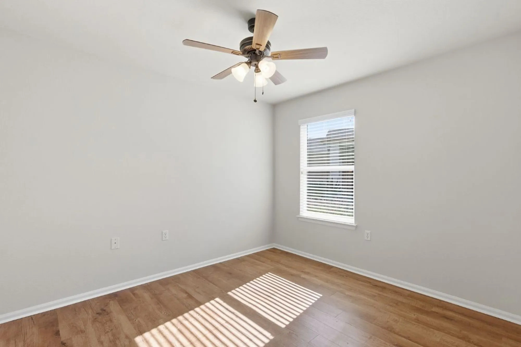 Property Slideshow image 12 of 24 | 537 salt creek ln, Georgetown, TX, 78633