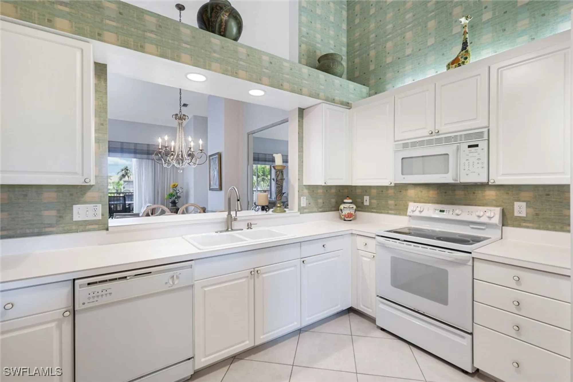 Property Slideshow image 17 of 50 | 795 bentwater cir 202, Naples, FL, 34108