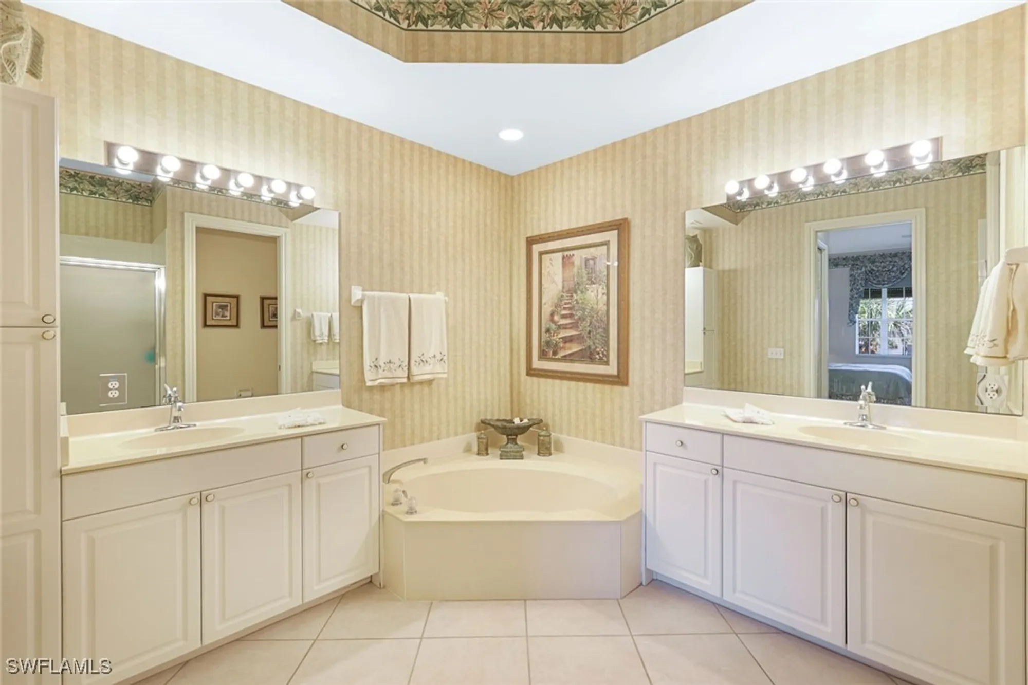 Property Slideshow image 24 of 50 | 795 bentwater cir 202, Naples, FL, 34108