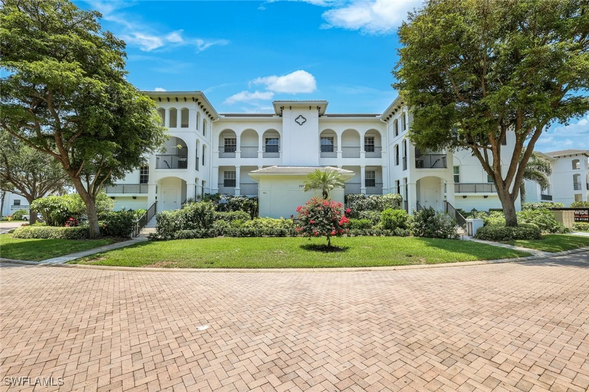 Property Slideshow image 3 of 50 | 795 bentwater cir 202, Naples, FL, 34108