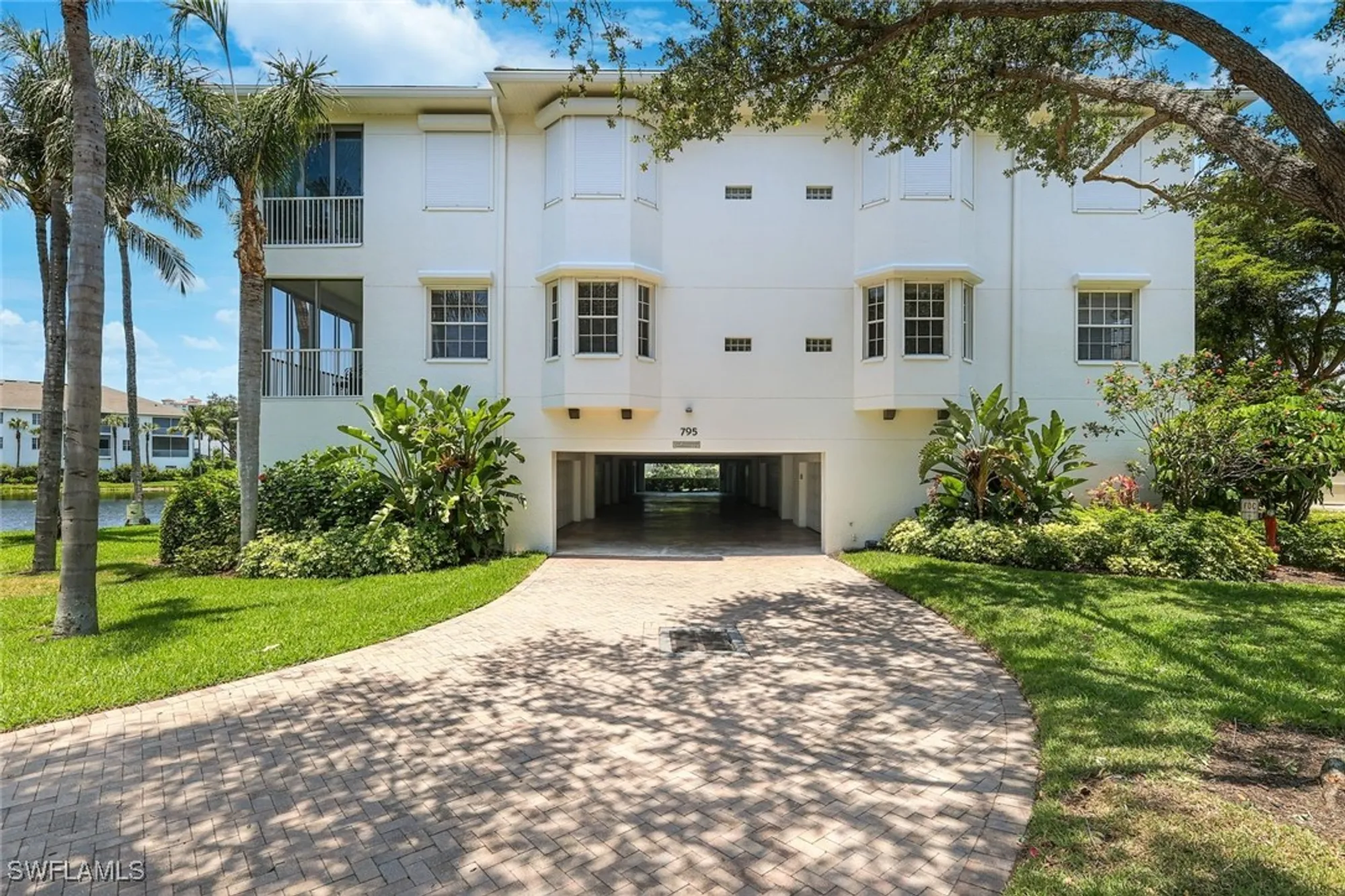 Property Slideshow image 31 of 50 | 795 bentwater cir 202, Naples, FL, 34108